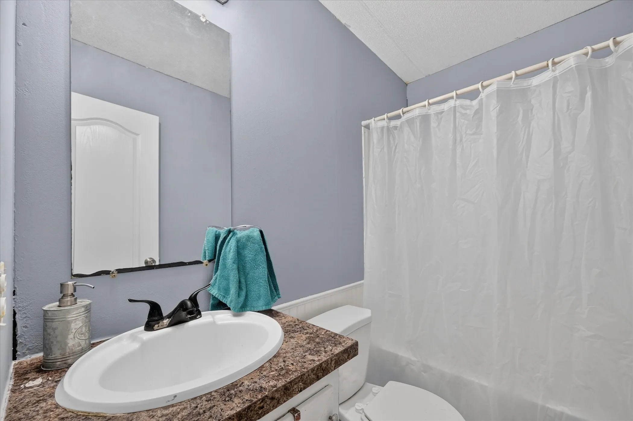Mobile Home For Sale in Fannin County , 913 County Road 4232, Bonham, Texas 75418, 3 Bedroom, 2 Bathroom, Garage spaces, 1,216 Sqft, built in 2016, mls#21386473, Real Estate Agent in Bonham, Homes For Sale in Fannin county, Homes For Sale in Bonham, Realtor in Bonham Texas, Real Estate Brokerage Independent Realty Texas, Luminita Cordes Realtor
