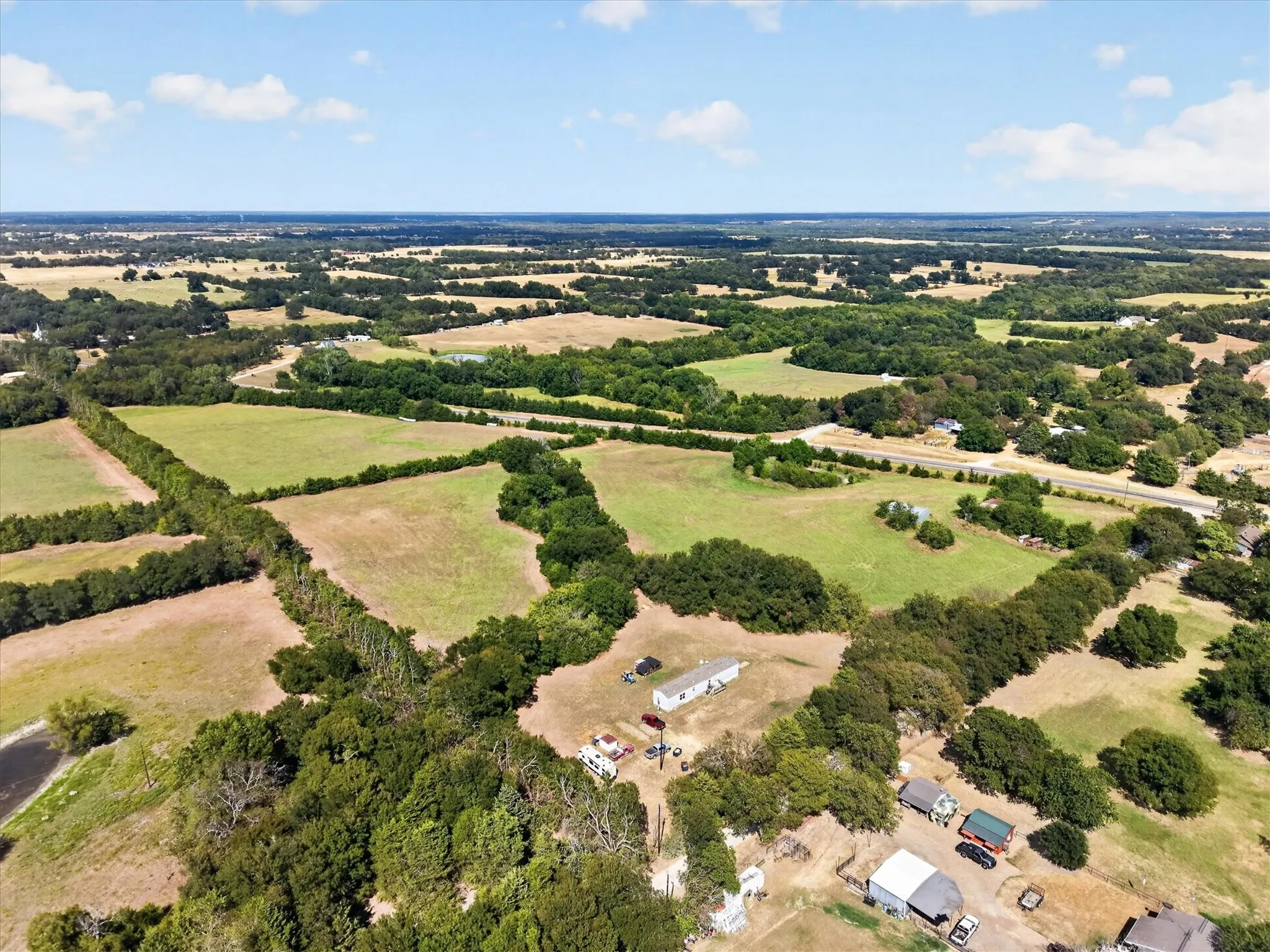Mobile Home For Sale in Fannin County , 913 County Road 4232, Bonham, Texas 75418, 3 Bedroom, 2 Bathroom, Garage spaces, 1,216 Sqft, built in 2016, mls#21386473, Real Estate Agent in Bonham, Homes For Sale in Fannin county, Homes For Sale in Bonham, Realtor in Bonham Texas, Real Estate Brokerage Independent Realty Texas, Luminita Cordes Realtor