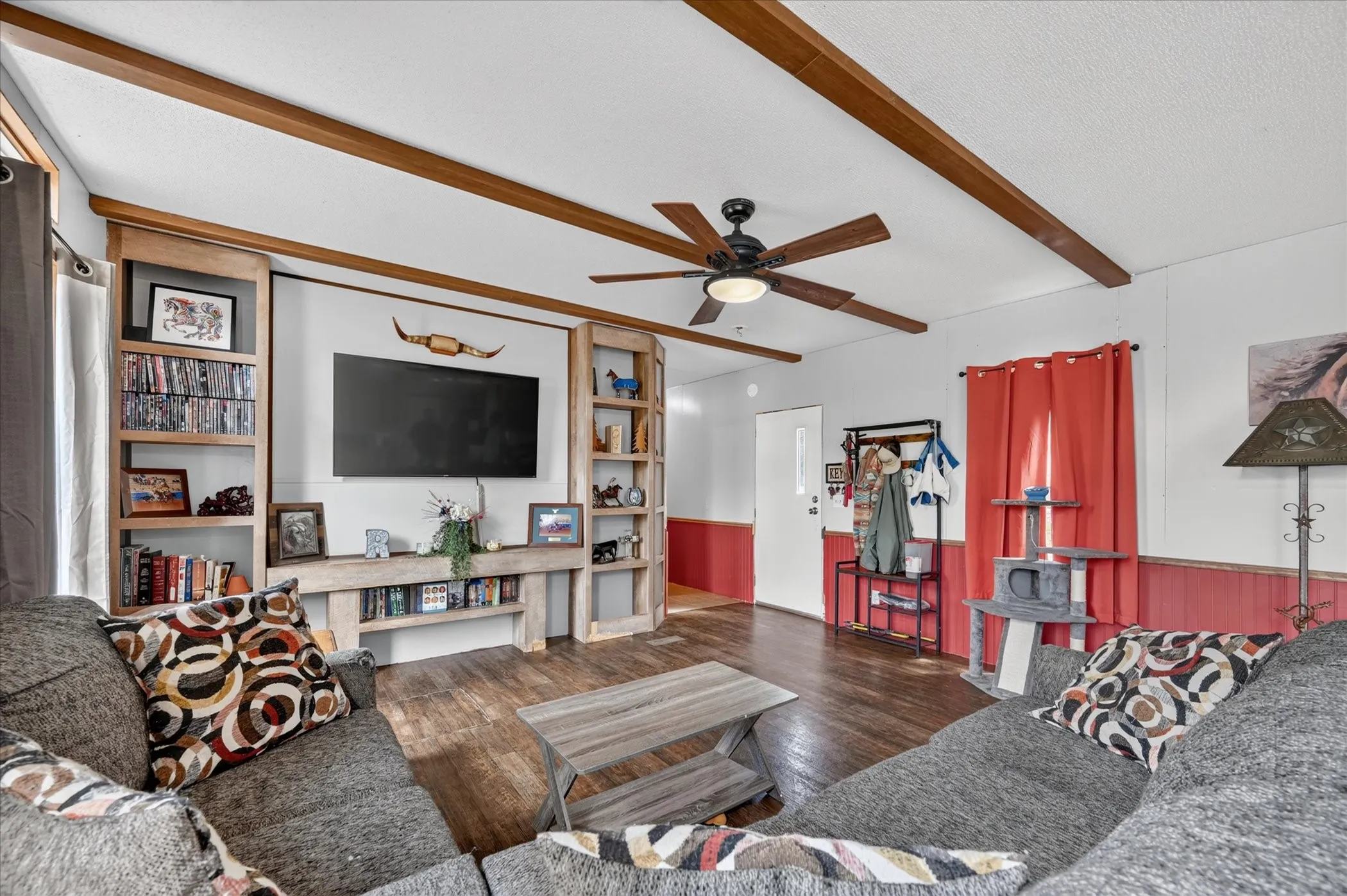 Mobile Home For Sale in Fannin County , 913 County Road 4232, Bonham, Texas 75418, 3 Bedroom, 2 Bathroom, Garage spaces, 1,216 Sqft, built in 2016, mls#21386473, Real Estate Agent in Bonham, Homes For Sale in Fannin county, Homes For Sale in Bonham, Realtor in Bonham Texas, Real Estate Brokerage Independent Realty Texas, Luminita Cordes Realtor