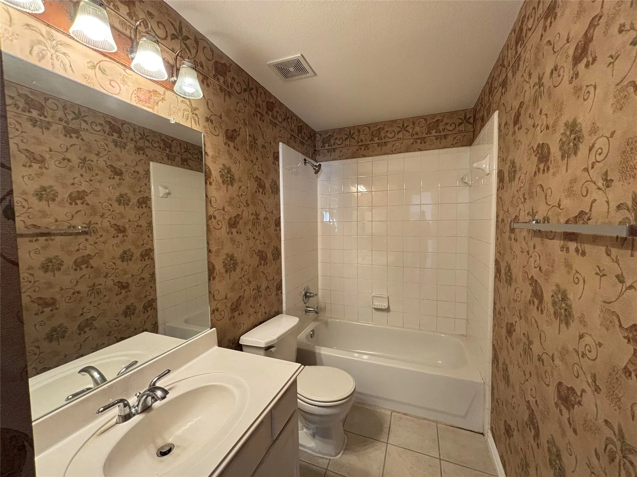 Single Family Residence For Rent in Collin County , 5624 Seneca Drive, Plano, Texas 75094, 5 Bedroom, 4 Bathroom, 2 Garage spaces, 3,251 Sqft, built in 2001, mls#21385564, Real Estate Agent in Plano, Homes For Rent in Collin county, Homes For Rent in Plano, Realtor in Plano Texas, Real Estate Brokerage Independent Realty Texas, Luminita Cordes Realtor