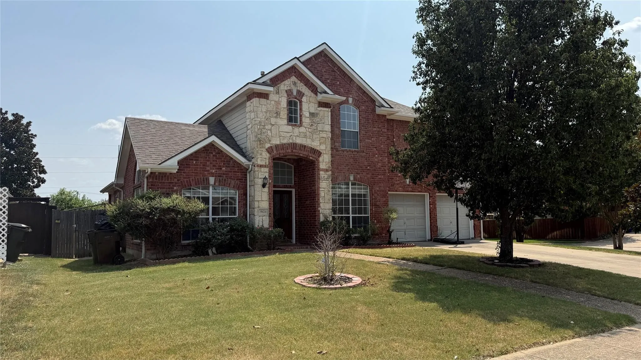Single Family Residence For Rent in Collin County , 5624 Seneca Drive, Plano, Texas 75094, 5 Bedroom, 4 Bathroom, 2 Garage spaces, 3,251 Sqft, built in 2001, mls#21385564, Real Estate Agent in Plano, Homes For Rent in Collin county, Homes For Rent in Plano, Realtor in Plano Texas, Real Estate Brokerage Independent Realty Texas, Luminita Cordes Realtor