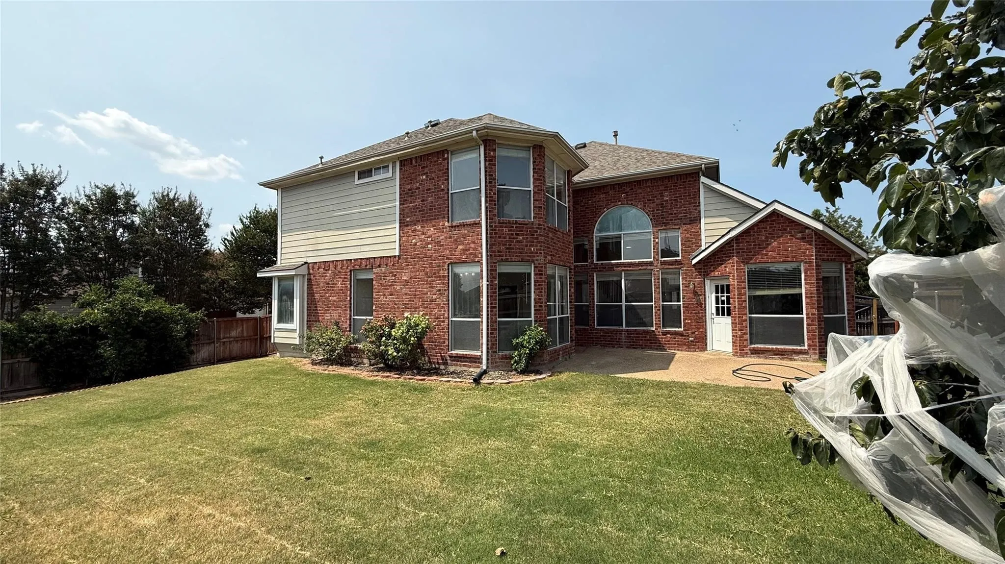 Single Family Residence For Rent in Collin County , 5624 Seneca Drive, Plano, Texas 75094, 5 Bedroom, 4 Bathroom, 2 Garage spaces, 3,251 Sqft, built in 2001, mls#21385564, Real Estate Agent in Plano, Homes For Rent in Collin county, Homes For Rent in Plano, Realtor in Plano Texas, Real Estate Brokerage Independent Realty Texas, Luminita Cordes Realtor