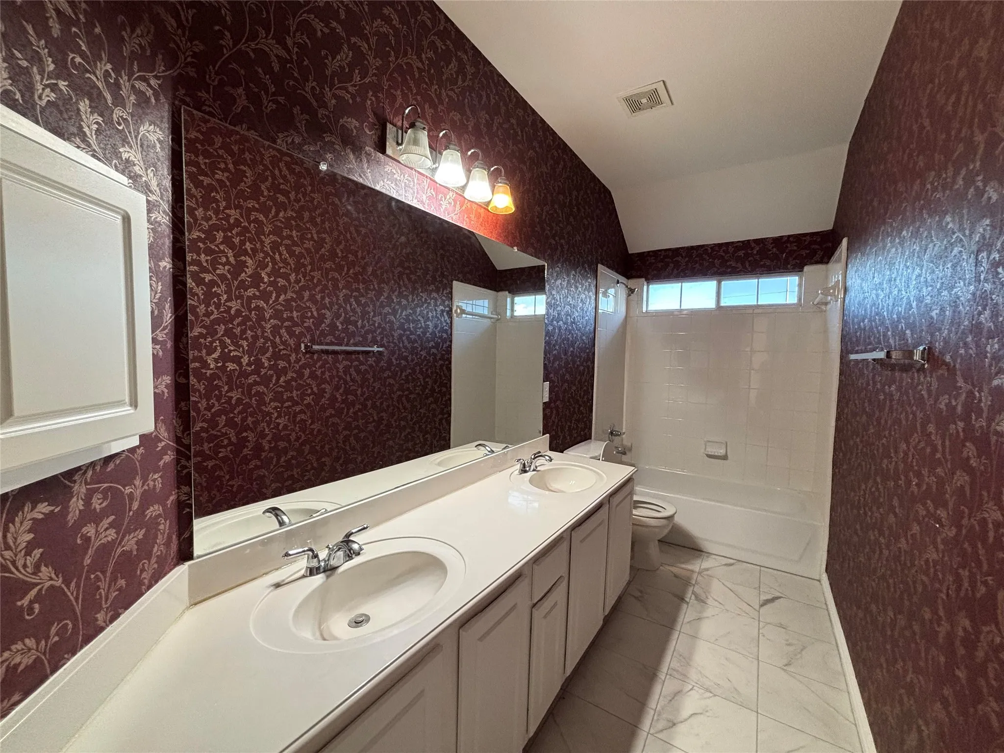 Single Family Residence For Rent in Collin County , 5624 Seneca Drive, Plano, Texas 75094, 5 Bedroom, 4 Bathroom, 2 Garage spaces, 3,251 Sqft, built in 2001, mls#21385564, Real Estate Agent in Plano, Homes For Rent in Collin county, Homes For Rent in Plano, Realtor in Plano Texas, Real Estate Brokerage Independent Realty Texas, Luminita Cordes Realtor