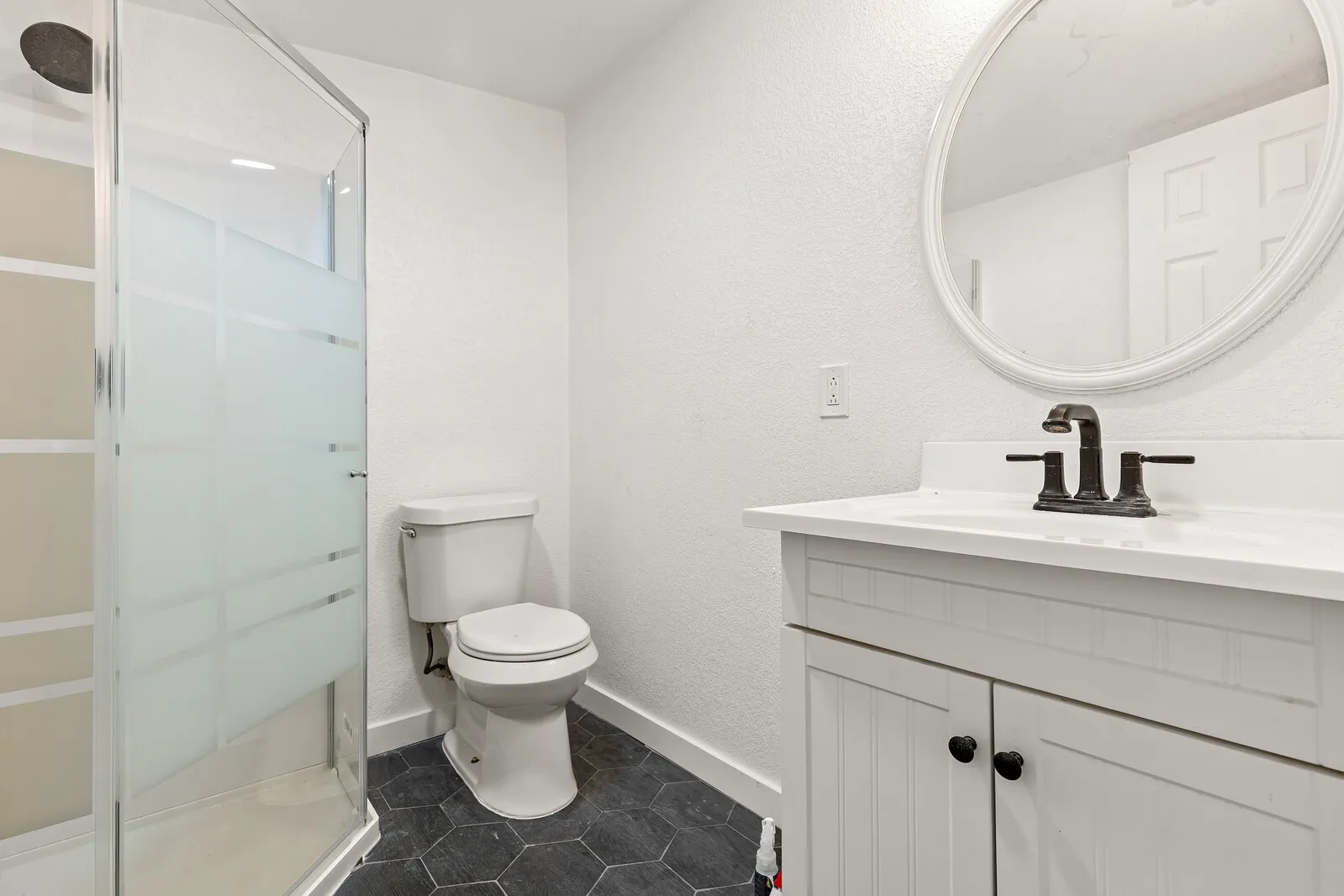 Single Family Residence For Sale in Mc Lennan County , 3004 N 15th A Street, Waco, Texas 76708, 3 Bedroom, 2 Bathroom, Garage spaces, 1,125 Sqft, built in 1950, mls#21385453, Real Estate Agent in Waco, Homes For Sale in Mc Lennan county, Homes For Sale in Waco, Realtor in Waco Texas, Real Estate Brokerage Independent Realty Texas, Luminita Cordes Realtor