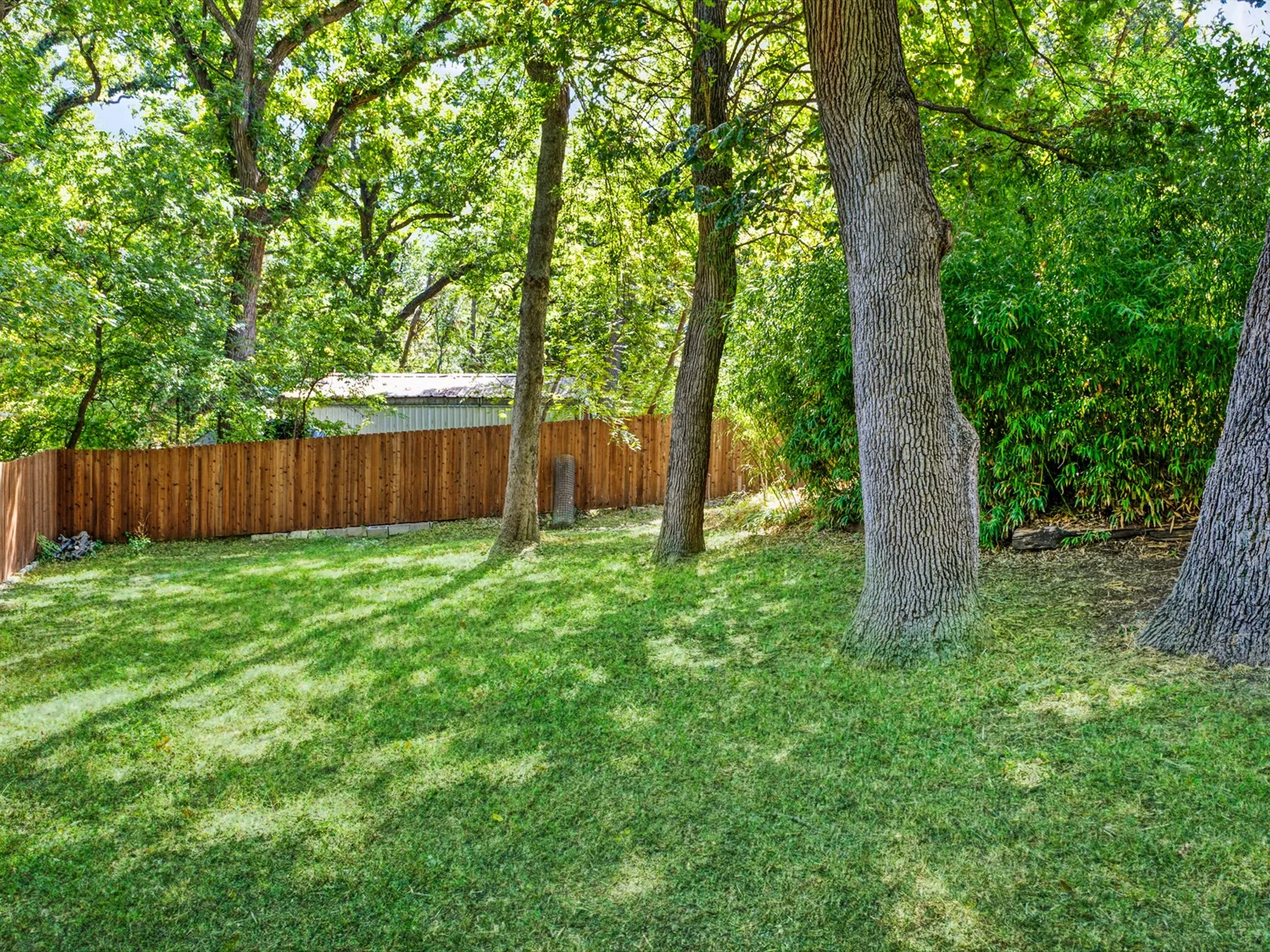 Single Family Residence For Sale in Dallas County , 1218 Bow Creek Drive, Duncanville, Texas 75116, 3 Bedroom, 2 Bathroom, 2 Garage spaces, 1,672 Sqft, built in 1973, mls#21385577, Real Estate Agent in Duncanville, Homes For Sale in Dallas county, Homes For Sale in Duncanville, Realtor in Duncanville Texas, Real Estate Brokerage Independent Realty Texas, Luminita Cordes Realtor