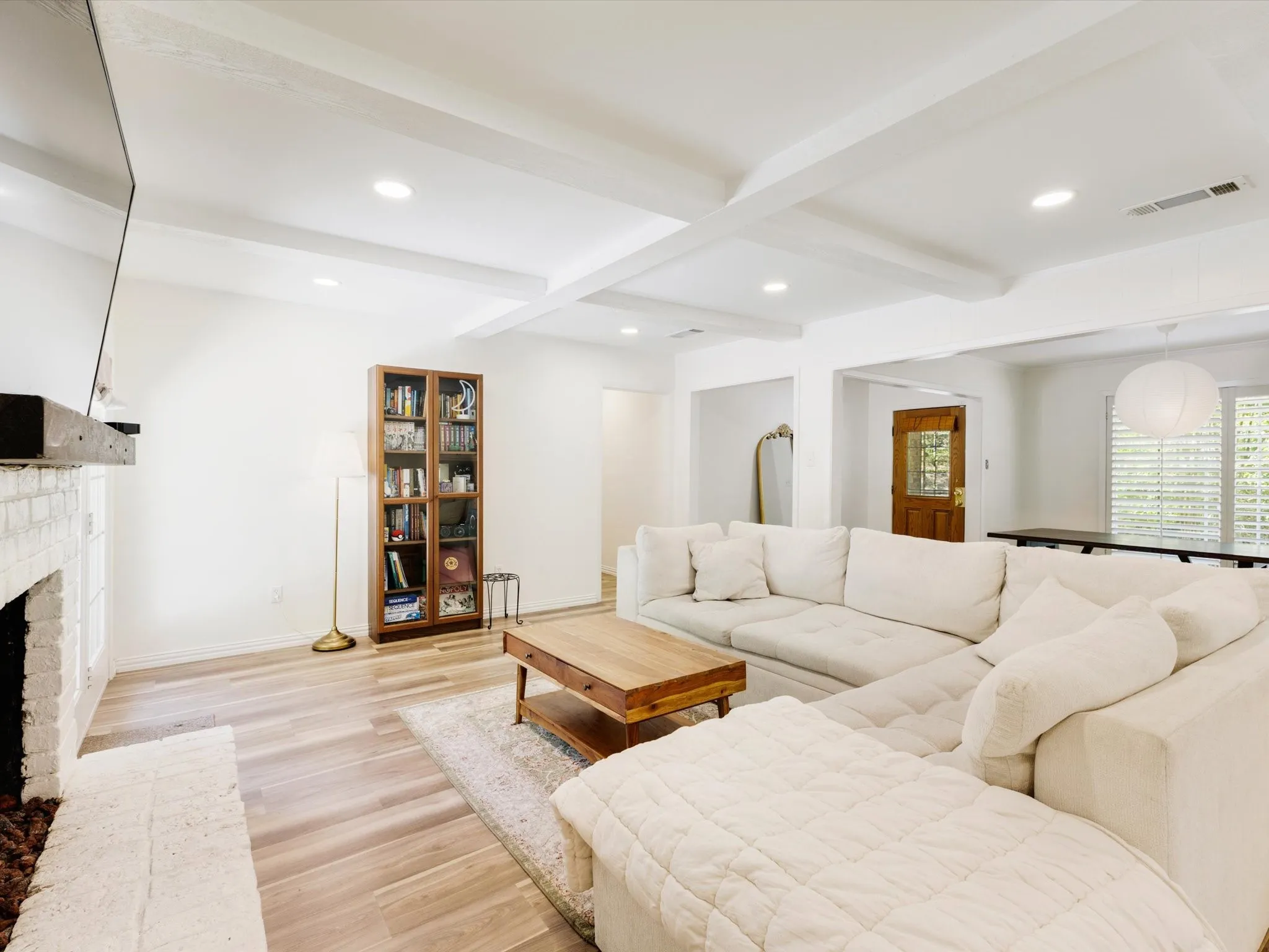 Single Family Residence For Sale in Dallas County , 1218 Bow Creek Drive, Duncanville, Texas 75116, 3 Bedroom, 2 Bathroom, 2 Garage spaces, 1,672 Sqft, built in 1973, mls#21385577, Real Estate Agent in Duncanville, Homes For Sale in Dallas county, Homes For Sale in Duncanville, Realtor in Duncanville Texas, Real Estate Brokerage Independent Realty Texas, Luminita Cordes Realtor
