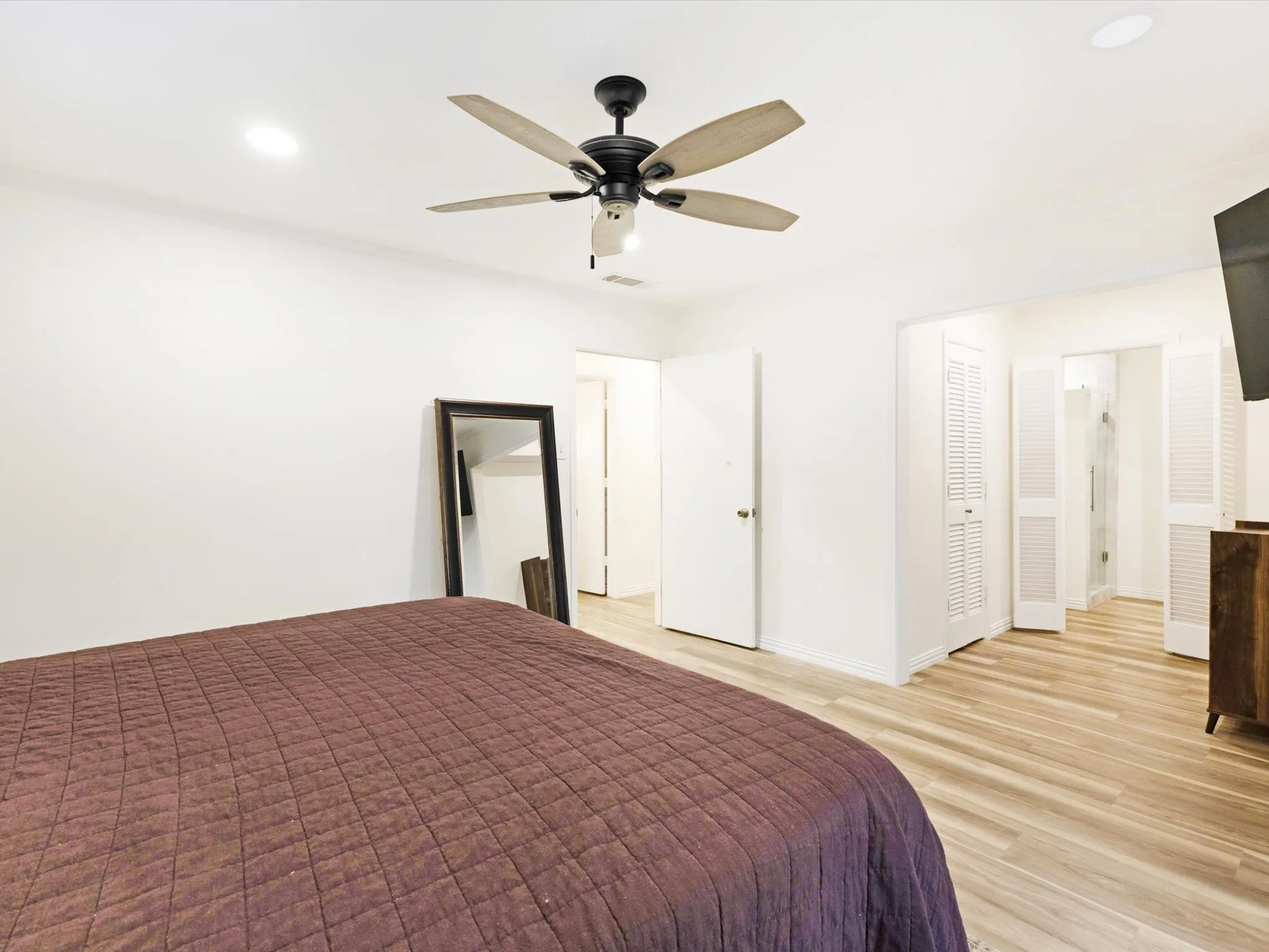 Single Family Residence For Sale in Dallas County , 1218 Bow Creek Drive, Duncanville, Texas 75116, 3 Bedroom, 2 Bathroom, 2 Garage spaces, 1,672 Sqft, built in 1973, mls#21385577, Real Estate Agent in Duncanville, Homes For Sale in Dallas county, Homes For Sale in Duncanville, Realtor in Duncanville Texas, Real Estate Brokerage Independent Realty Texas, Luminita Cordes Realtor