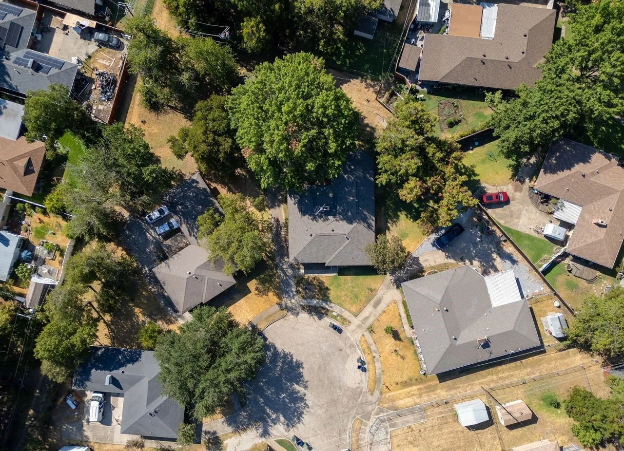 Single Family Residence For Sale in Dallas County , 1120 Atlanta Circle, Garland, Texas 75041, 3 Bedroom, 2 Bathroom, 4 Garage spaces, 1,779 Sqft, built in 1963, mls#21385954, Real Estate Agent in Garland, Homes For Sale in Dallas county, Homes For Sale in Garland, Realtor in Garland Texas, Real Estate Brokerage Independent Realty Texas, Luminita Cordes Realtor