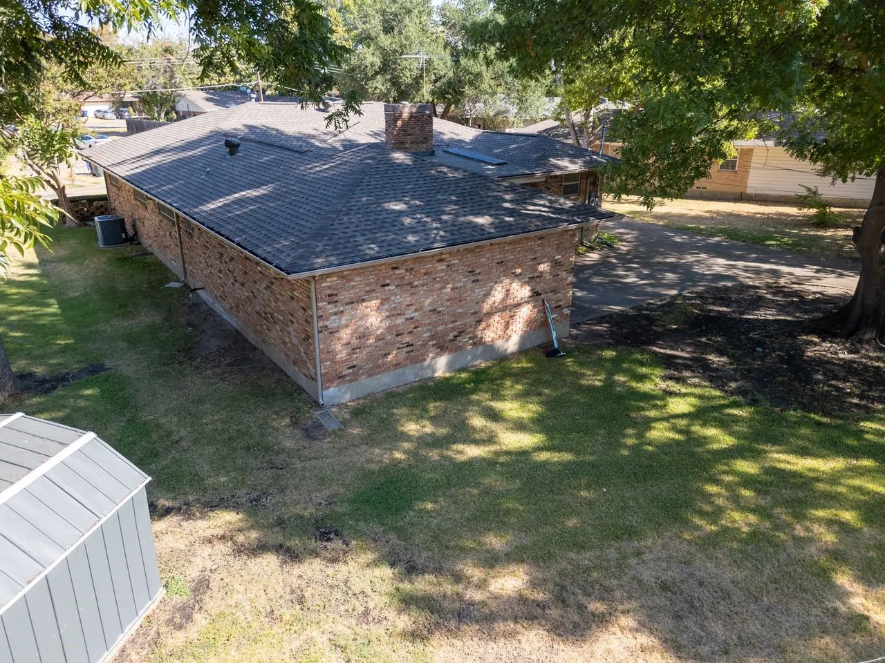 Single Family Residence For Sale in Dallas County , 1120 Atlanta Circle, Garland, Texas 75041, 3 Bedroom, 2 Bathroom, 4 Garage spaces, 1,779 Sqft, built in 1963, mls#21385954, Real Estate Agent in Garland, Homes For Sale in Dallas county, Homes For Sale in Garland, Realtor in Garland Texas, Real Estate Brokerage Independent Realty Texas, Luminita Cordes Realtor