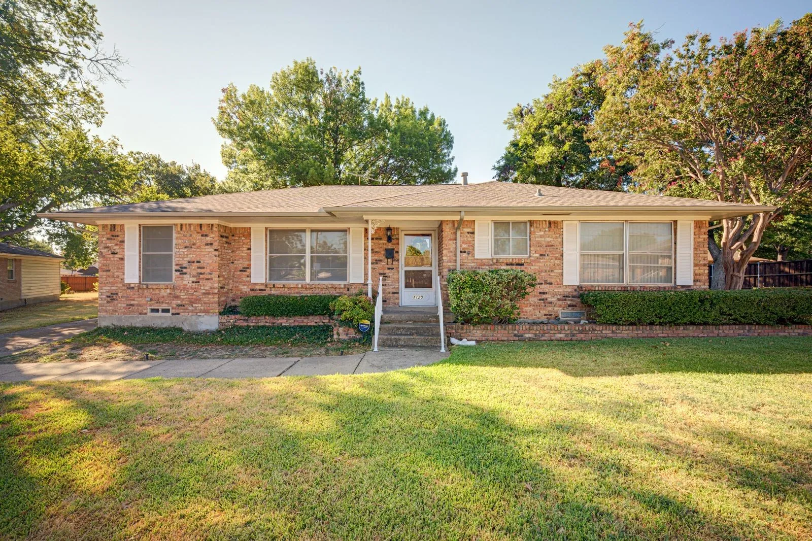 Single Family Residence For Sale in Dallas County , 1120 Atlanta Circle, Garland, Texas 75041, 3 Bedroom, 2 Bathroom, 4 Garage spaces, 1,779 Sqft, built in 1963, mls#21385954, Real Estate Agent in Garland, Homes For Sale in Dallas county, Homes For Sale in Garland, Realtor in Garland Texas, Real Estate Brokerage Independent Realty Texas, Luminita Cordes Realtor