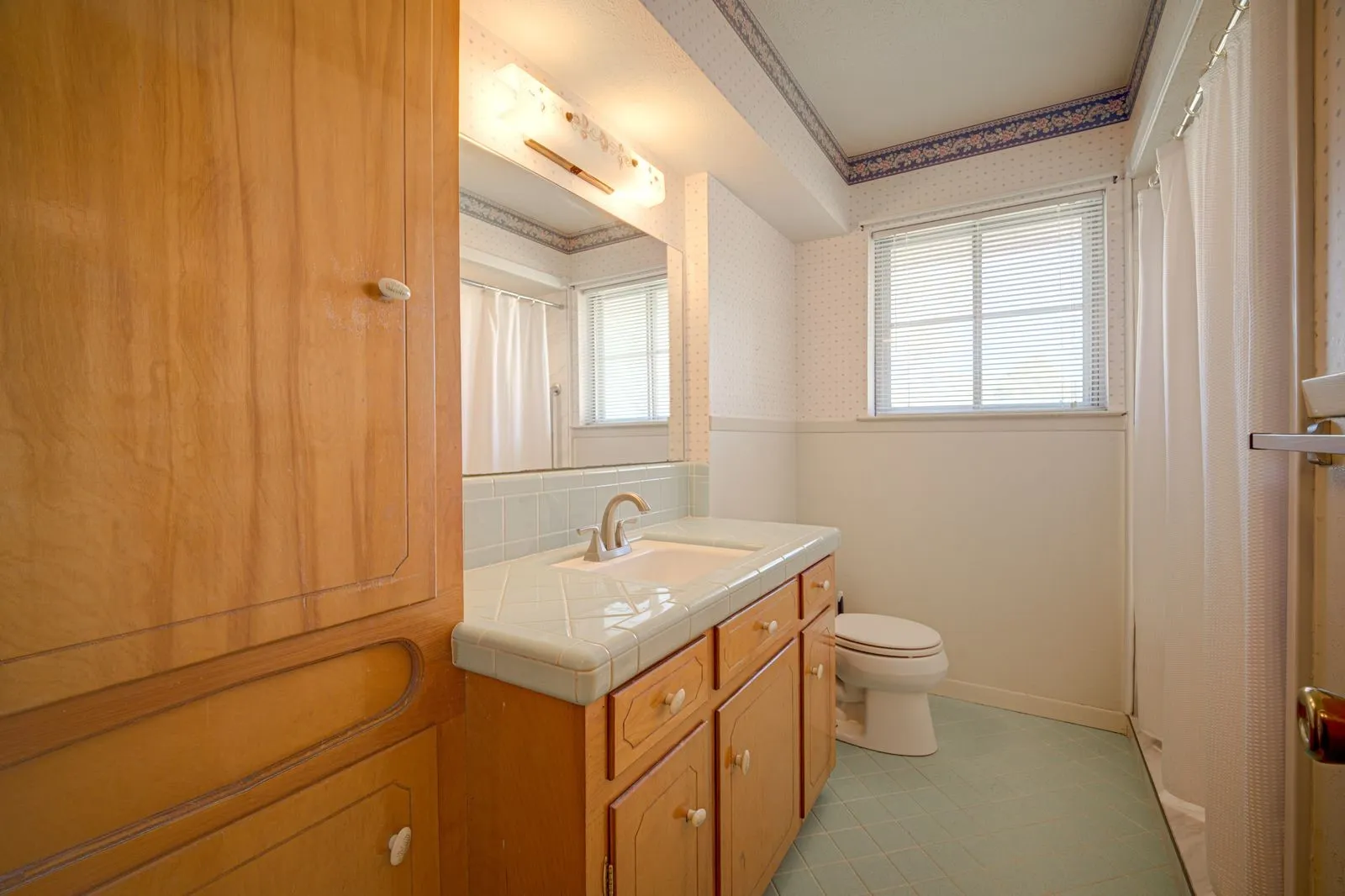 Single Family Residence For Sale in Dallas County , 1120 Atlanta Circle, Garland, Texas 75041, 3 Bedroom, 2 Bathroom, 4 Garage spaces, 1,779 Sqft, built in 1963, mls#21385954, Real Estate Agent in Garland, Homes For Sale in Dallas county, Homes For Sale in Garland, Realtor in Garland Texas, Real Estate Brokerage Independent Realty Texas, Luminita Cordes Realtor