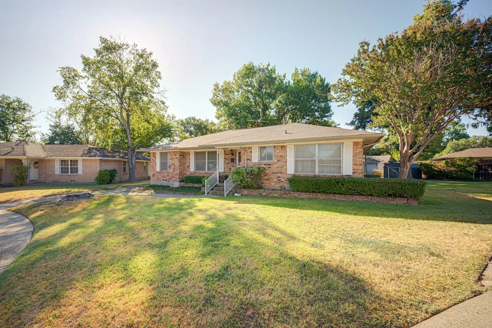 Single Family Residence For Sale in Dallas County , 1120 Atlanta Circle, Garland, Texas 75041, 3 Bedroom, 2 Bathroom, 4 Garage spaces, 1,779 Sqft, built in 1963, mls#21385954, Real Estate Agent in Garland, Homes For Sale in Dallas county, Homes For Sale in Garland, Realtor in Garland Texas, Real Estate Brokerage Independent Realty Texas, Luminita Cordes Realtor
