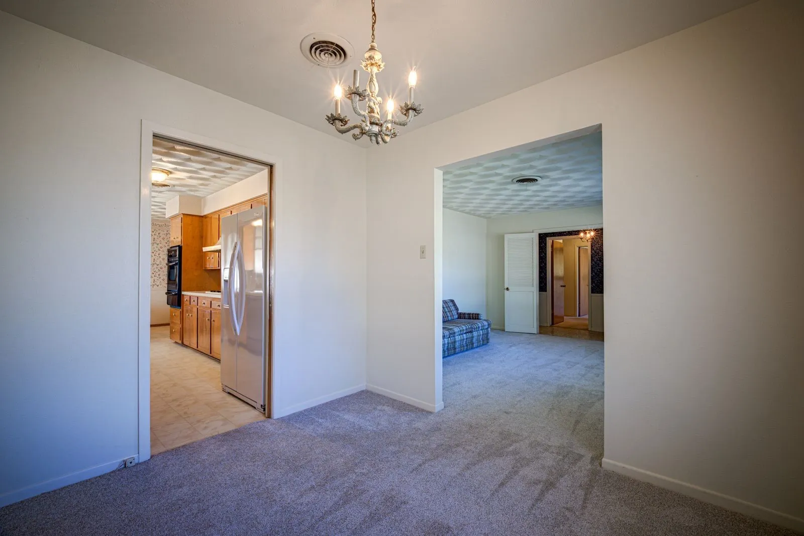 Single Family Residence For Sale in Dallas County , 1120 Atlanta Circle, Garland, Texas 75041, 3 Bedroom, 2 Bathroom, 4 Garage spaces, 1,779 Sqft, built in 1963, mls#21385954, Real Estate Agent in Garland, Homes For Sale in Dallas county, Homes For Sale in Garland, Realtor in Garland Texas, Real Estate Brokerage Independent Realty Texas, Luminita Cordes Realtor