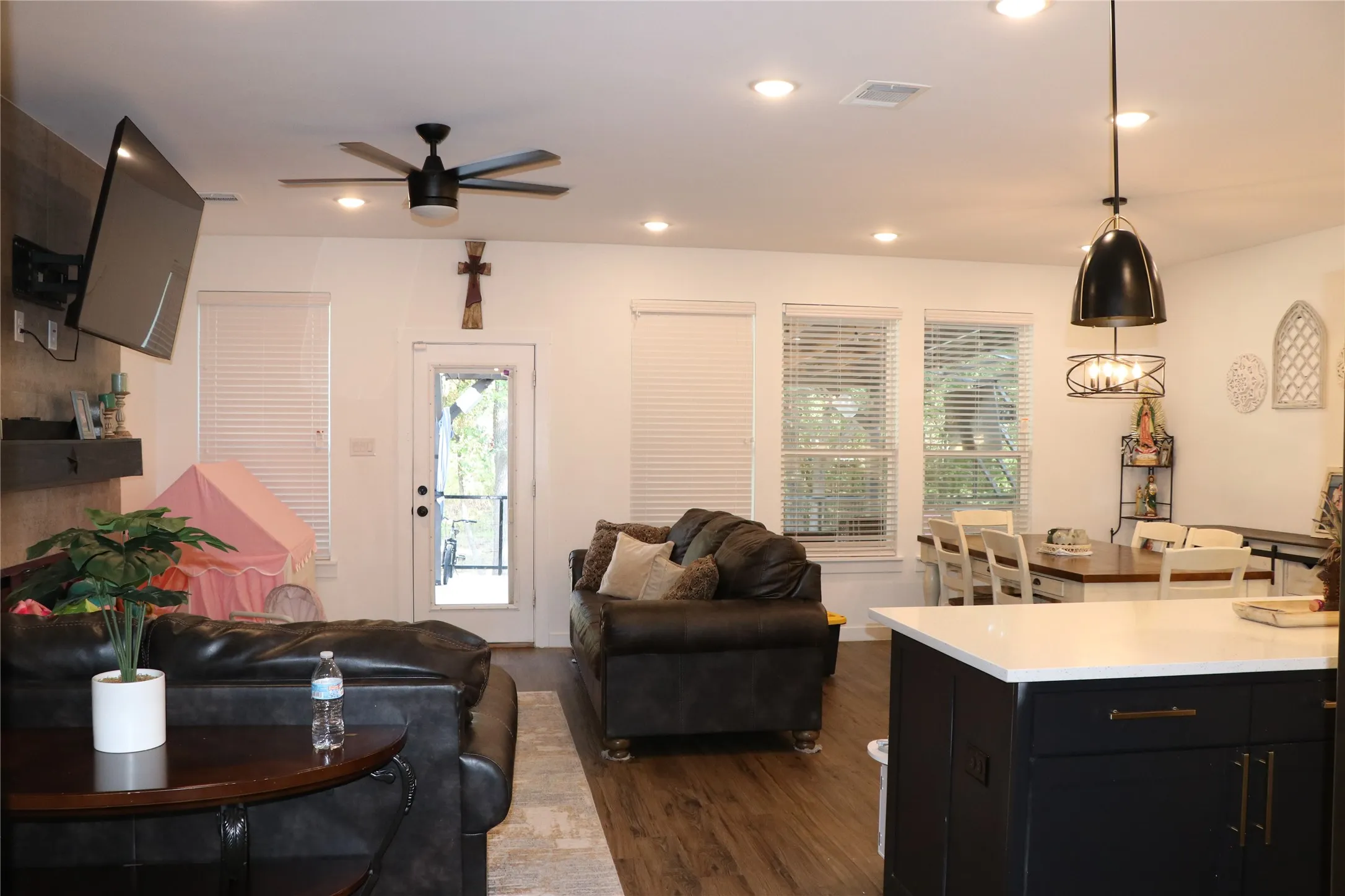 Single Family Residence For Sale in Dallas County , 803 Netherland Drive, Seagoville, Texas 75159, 4 Bedroom, 2 Bathroom, 2 Garage spaces, 1,833 Sqft, built in 2023, mls#21386579, Real Estate Agent in Seagoville, Homes For Sale in Dallas county, Homes For Sale in Seagoville, Realtor in Seagoville Texas, Real Estate Brokerage Independent Realty Texas, Luminita Cordes Realtor
