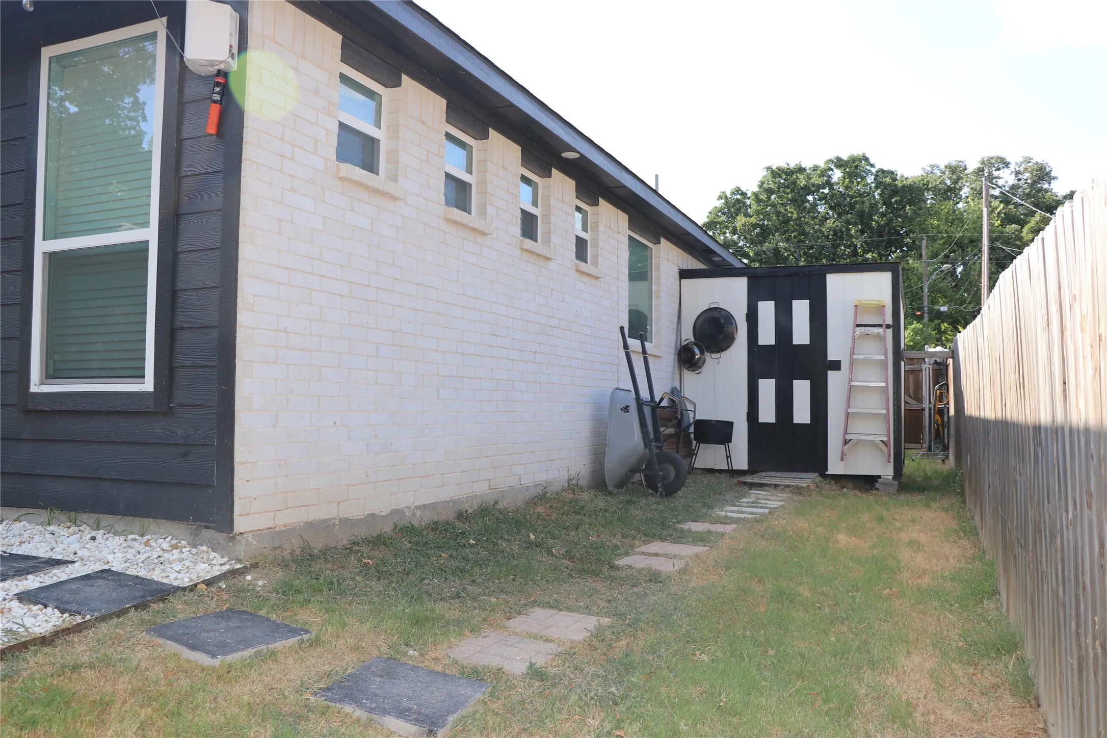 Single Family Residence For Sale in Dallas County , 803 Netherland Drive, Seagoville, Texas 75159, 4 Bedroom, 2 Bathroom, 2 Garage spaces, 1,833 Sqft, built in 2023, mls#21386579, Real Estate Agent in Seagoville, Homes For Sale in Dallas county, Homes For Sale in Seagoville, Realtor in Seagoville Texas, Real Estate Brokerage Independent Realty Texas, Luminita Cordes Realtor