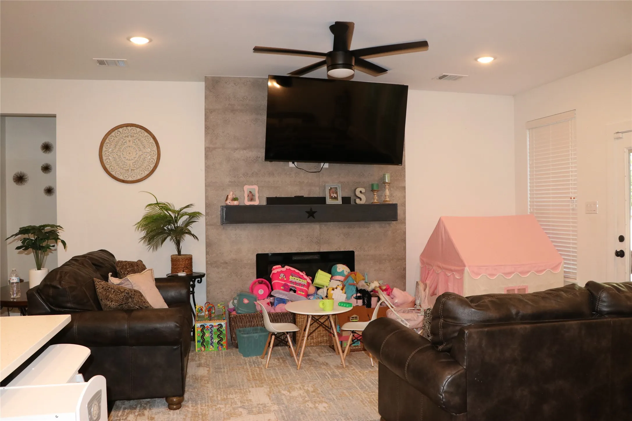 Single Family Residence For Sale in Dallas County , 803 Netherland Drive, Seagoville, Texas 75159, 4 Bedroom, 2 Bathroom, 2 Garage spaces, 1,833 Sqft, built in 2023, mls#21386579, Real Estate Agent in Seagoville, Homes For Sale in Dallas county, Homes For Sale in Seagoville, Realtor in Seagoville Texas, Real Estate Brokerage Independent Realty Texas, Luminita Cordes Realtor