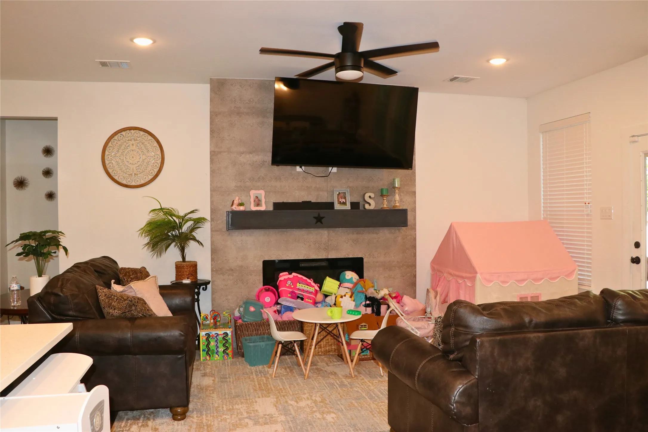 Single Family Residence For Sale in Dallas County , 803 Netherland Drive, Seagoville, Texas 75159, 4 Bedroom, 2 Bathroom, 2 Garage spaces, 1,833 Sqft, built in 2023, mls#21386579, Real Estate Agent in Seagoville, Homes For Sale in Dallas county, Homes For Sale in Seagoville, Realtor in Seagoville Texas, Real Estate Brokerage Independent Realty Texas, Luminita Cordes Realtor