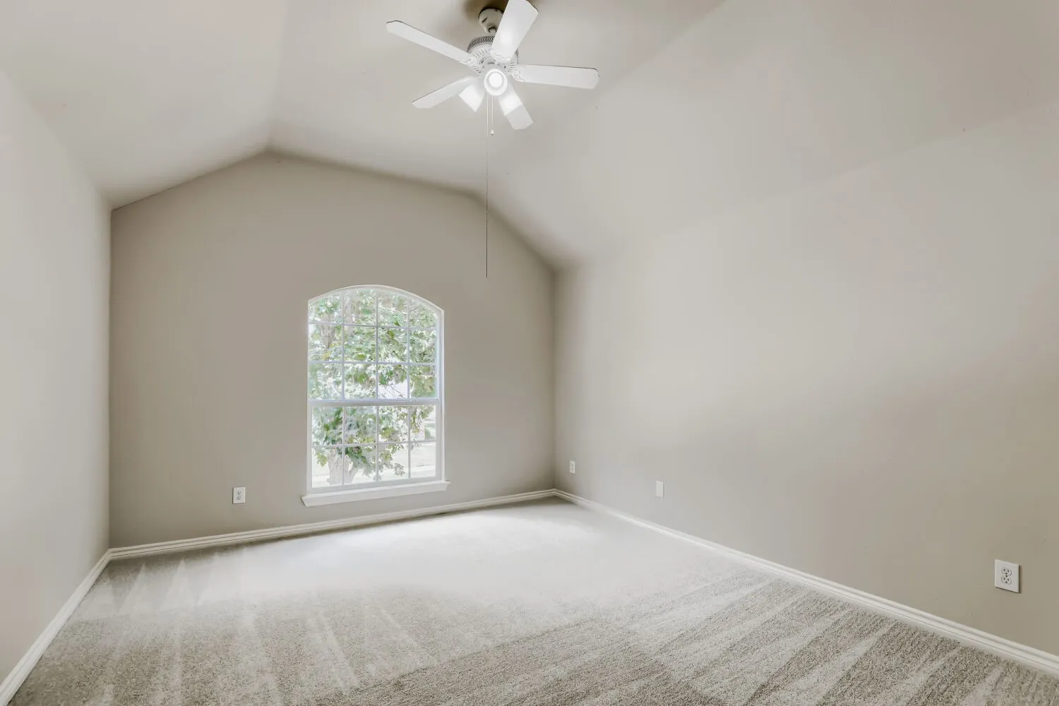 Single Family Residence For Sale in Collin County , 12576 Pond Cypress Lane, Frisco, Texas 75035, 5 Bedroom, 4 Bathroom, 2 Garage spaces, 3,841 Sqft, built in 2007, mls#21385951, Real Estate Agent in Frisco, Homes For Sale in Collin county, Homes For Sale in Frisco, Realtor in Frisco Texas, Real Estate Brokerage Independent Realty Texas, Luminita Cordes Realtor
