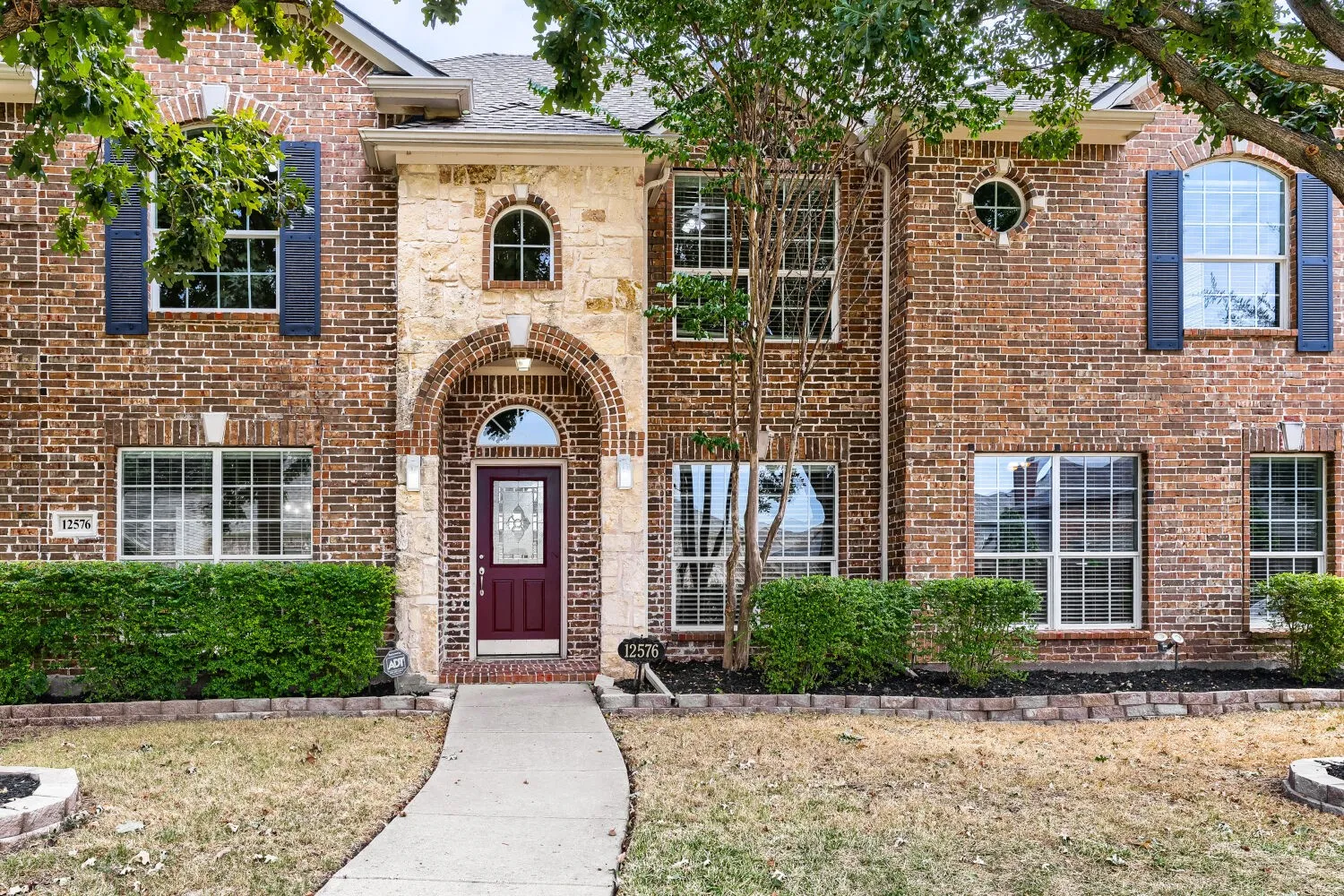 Single Family Residence For Sale in Collin County , 12576 Pond Cypress Lane, Frisco, Texas 75035, 5 Bedroom, 4 Bathroom, 2 Garage spaces, 3,841 Sqft, built in 2007, mls#21385951, Real Estate Agent in Frisco, Homes For Sale in Collin county, Homes For Sale in Frisco, Realtor in Frisco Texas, Real Estate Brokerage Independent Realty Texas, Luminita Cordes Realtor