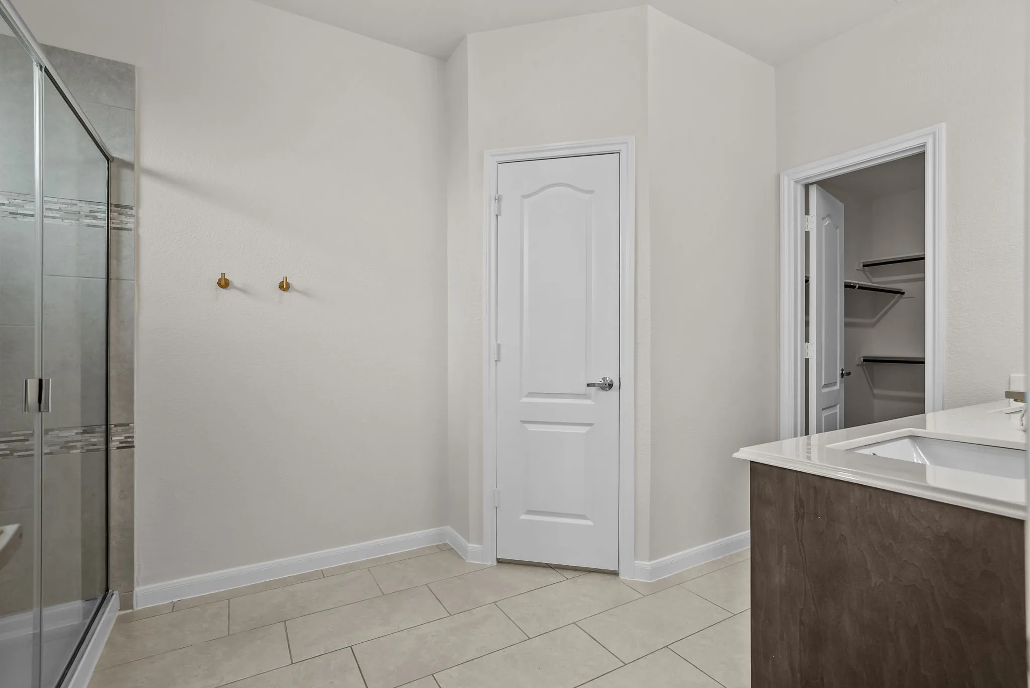 Single Family Residence For Sale in Johnson County , 1112 Goldenrod Drive, Godley, Texas 76044, 5 Bedroom, 4 Bathroom, 2 Garage spaces, 3,090 Sqft, built in 2022, mls#21384414, Real Estate Agent in Godley, Homes For Sale in Johnson county, Homes For Sale in Godley, Realtor in Godley Texas, Real Estate Brokerage Independent Realty Texas, Luminita Cordes Realtor