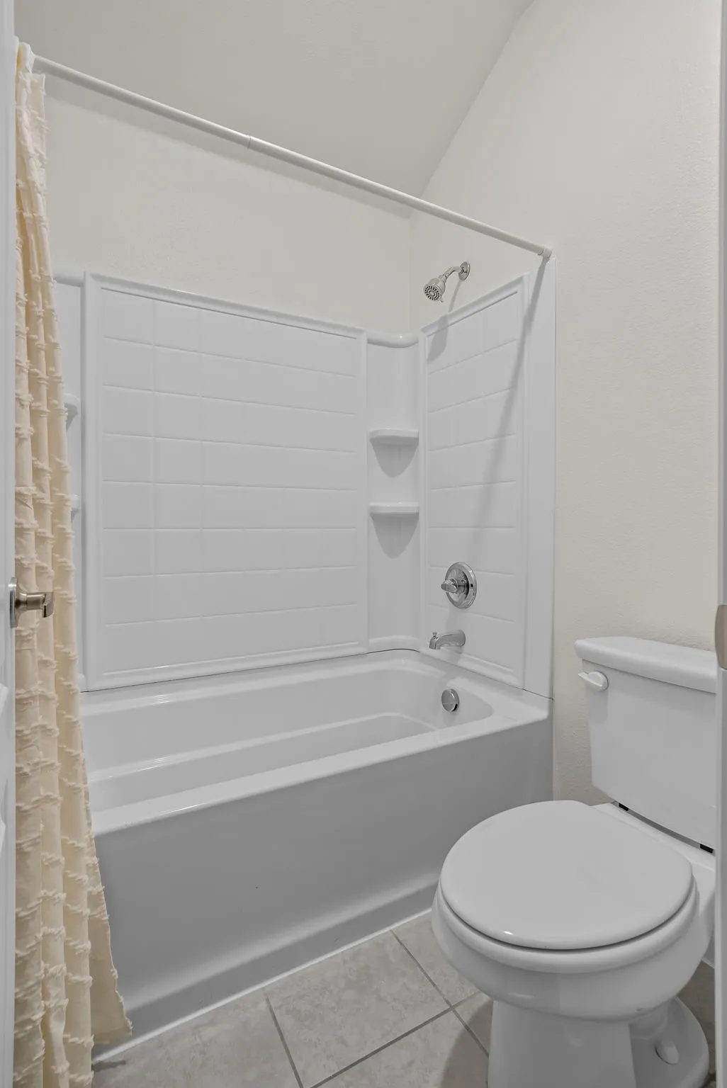Single Family Residence For Sale in Johnson County , 1112 Goldenrod Drive, Godley, Texas 76044, 5 Bedroom, 4 Bathroom, 2 Garage spaces, 3,090 Sqft, built in 2022, mls#21384414, Real Estate Agent in Godley, Homes For Sale in Johnson county, Homes For Sale in Godley, Realtor in Godley Texas, Real Estate Brokerage Independent Realty Texas, Luminita Cordes Realtor