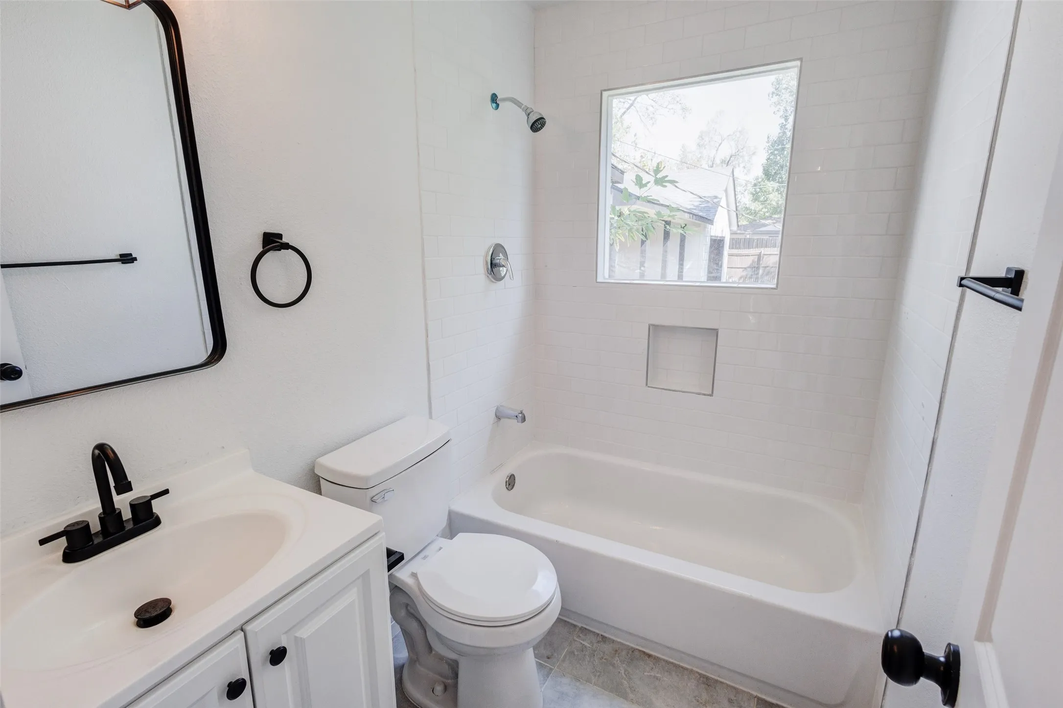 Single Family Residence For Sale in Dallas County , 805 Crockett Street, Garland, Texas 75040, 3 Bedroom, 2 Bathroom, Garage spaces, 1,487 Sqft, built in 1954, mls#21373349, Real Estate Agent in Garland, Homes For Sale in Dallas county, Homes For Sale in Garland, Realtor in Garland Texas, Real Estate Brokerage Independent Realty Texas, Luminita Cordes Realtor