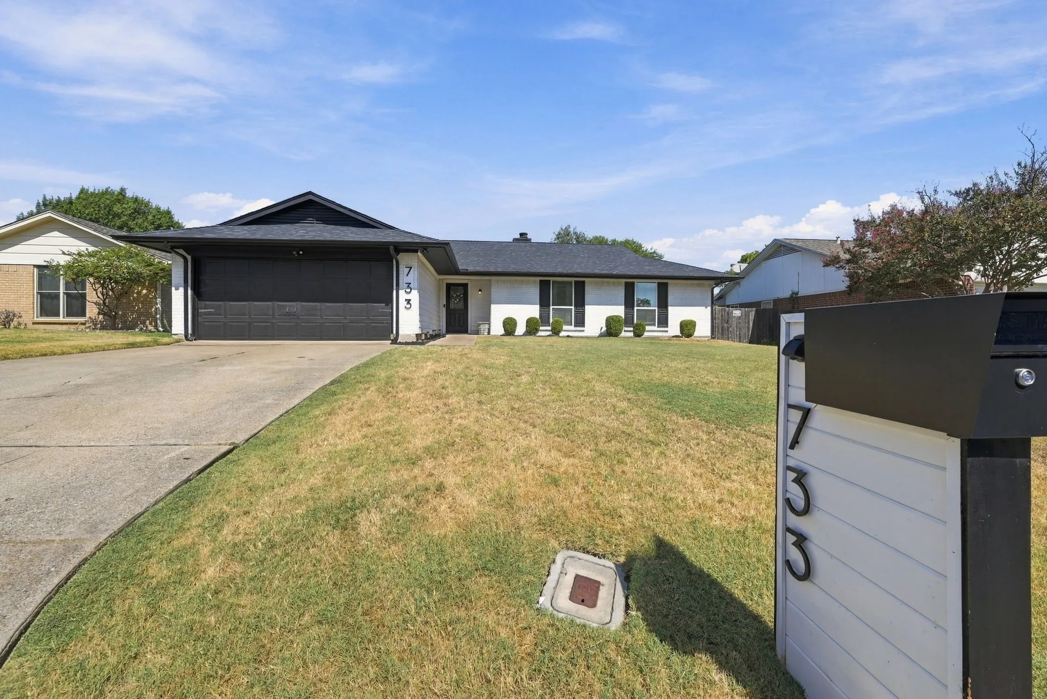 Single Family Residence For Sale in Tarrant County , 733 Montvale Drive, Mansfield, Texas 76063, 3 Bedroom, 2 Bathroom, 2 Garage spaces, 1,666 Sqft, built in 1983, mls#21386229, Real Estate Agent in Mansfield, Homes For Sale in Tarrant county, Homes For Sale in Mansfield, Realtor in Mansfield Texas, Real Estate Brokerage Independent Realty Texas, Luminita Cordes Realtor