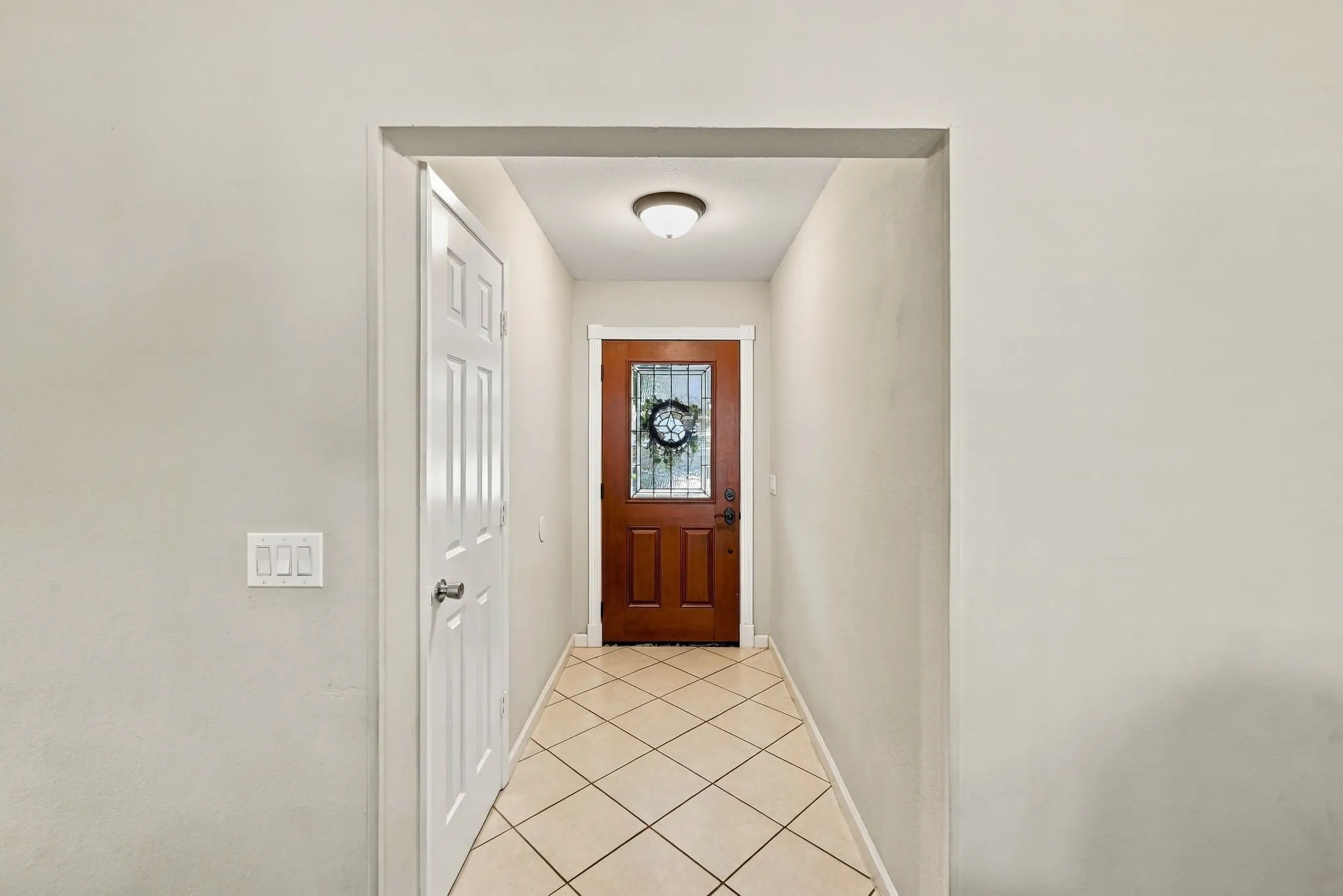 Single Family Residence For Sale in Tarrant County , 733 Montvale Drive, Mansfield, Texas 76063, 3 Bedroom, 2 Bathroom, 2 Garage spaces, 1,666 Sqft, built in 1983, mls#21386229, Real Estate Agent in Mansfield, Homes For Sale in Tarrant county, Homes For Sale in Mansfield, Realtor in Mansfield Texas, Real Estate Brokerage Independent Realty Texas, Luminita Cordes Realtor