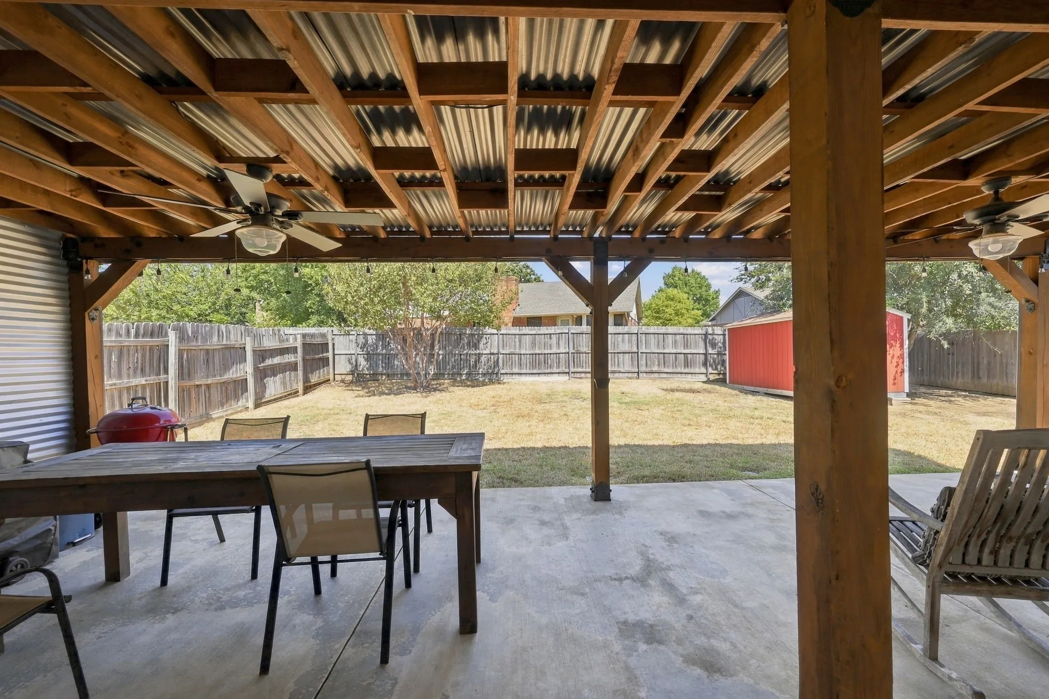 Single Family Residence For Sale in Tarrant County , 733 Montvale Drive, Mansfield, Texas 76063, 3 Bedroom, 2 Bathroom, 2 Garage spaces, 1,666 Sqft, built in 1983, mls#21386229, Real Estate Agent in Mansfield, Homes For Sale in Tarrant county, Homes For Sale in Mansfield, Realtor in Mansfield Texas, Real Estate Brokerage Independent Realty Texas, Luminita Cordes Realtor