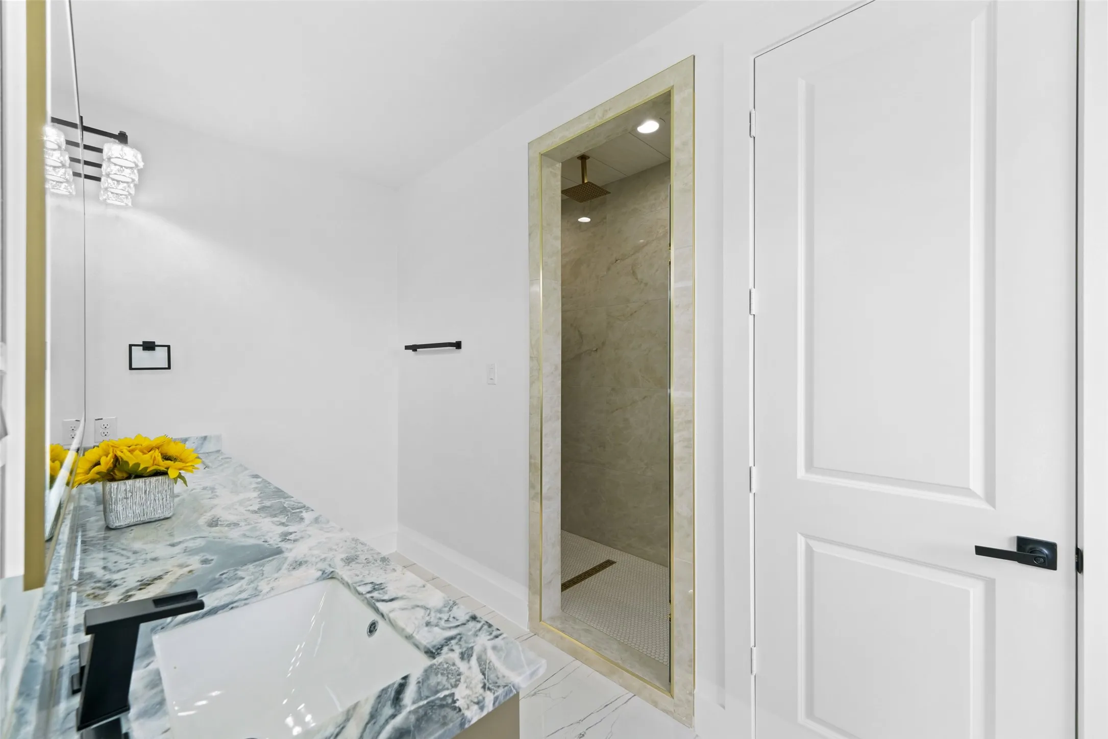 Single Family Residence For Sale in Dallas County , 707 Buckalew Street, Dallas, Texas 75208, 5 Bedroom, 3 Bathroom, 2 Garage spaces, 2,800 Sqft, built in 2026, mls#21386582, Real Estate Agent in Dallas, Homes For Sale in Dallas county, Homes For Sale in Dallas, Realtor in Dallas Texas, Real Estate Brokerage Independent Realty Texas, Luminita Cordes Realtor