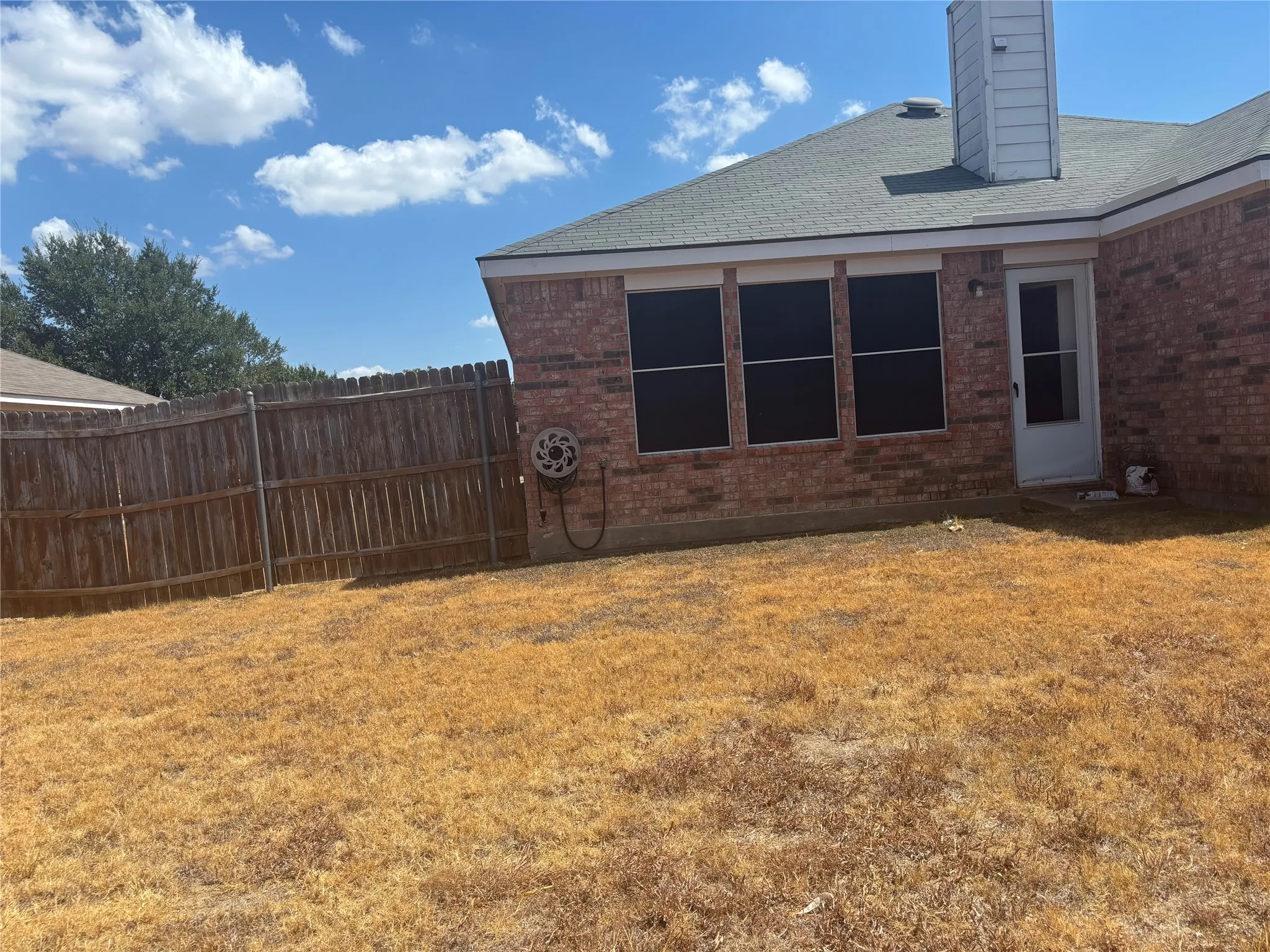 Single Family Residence For Sale in Dallas County , 1809 Chapman Drive, Lancaster, Texas 75134, 3 Bedroom, 2 Bathroom, 2 Garage spaces, 1,973 Sqft, built in 2007, mls#21386596, Real Estate Agent in Lancaster, Homes For Sale in Dallas county, Homes For Sale in Lancaster, Realtor in Lancaster Texas, Real Estate Brokerage Independent Realty Texas, Luminita Cordes Realtor