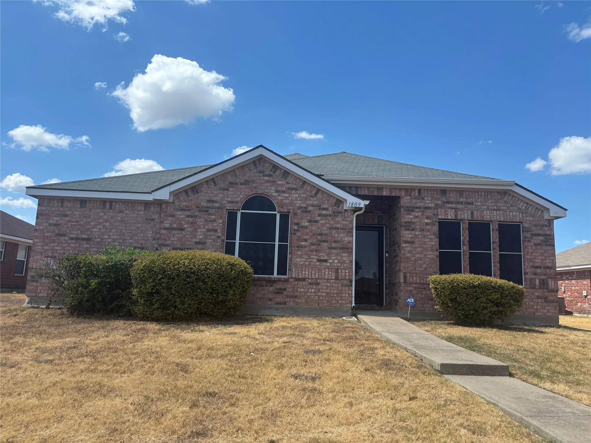Single Family Residence For Sale in Dallas County , 1809 Chapman Drive, Lancaster, Texas 75134, 3 Bedroom, 2 Bathroom, 2 Garage spaces, 1,973 Sqft, built in 2007, mls#21386596, Real Estate Agent in Lancaster, Homes For Sale in Dallas county, Homes For Sale in Lancaster, Realtor in Lancaster Texas, Real Estate Brokerage Independent Realty Texas, Luminita Cordes Realtor