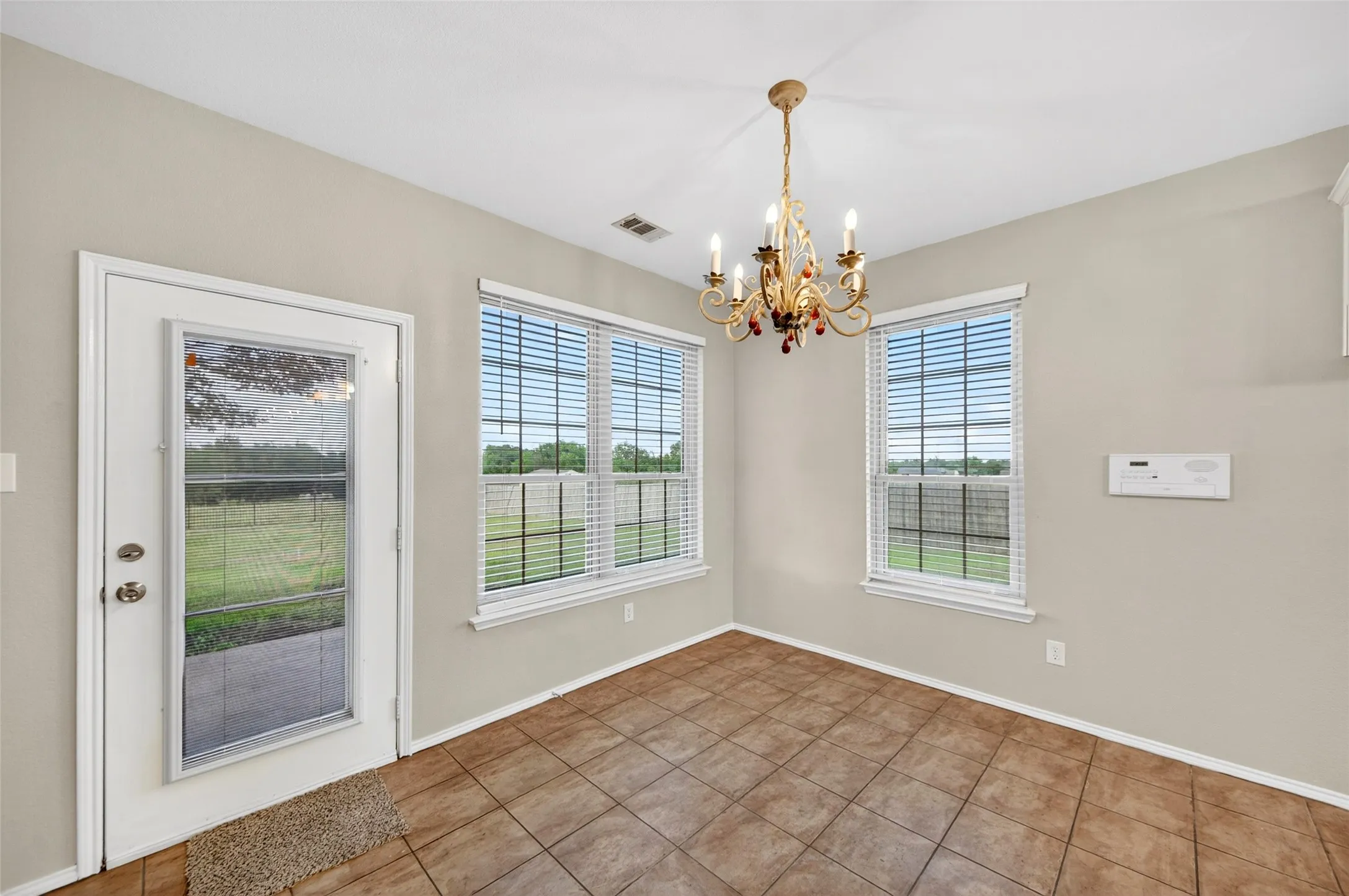 Single Family Residence For Rent in Rockwall County , 105 Southview Drive, Fate, Texas 75189, 4 Bedroom, 2 Bathroom, 2 Garage spaces, 2,846 Sqft, built in 2004, mls#21386601, Real Estate Agent in Fate, Homes For Rent in Rockwall county, Homes For Rent in Fate, Realtor in Fate Texas, Real Estate Brokerage Independent Realty Texas, Luminita Cordes Realtor