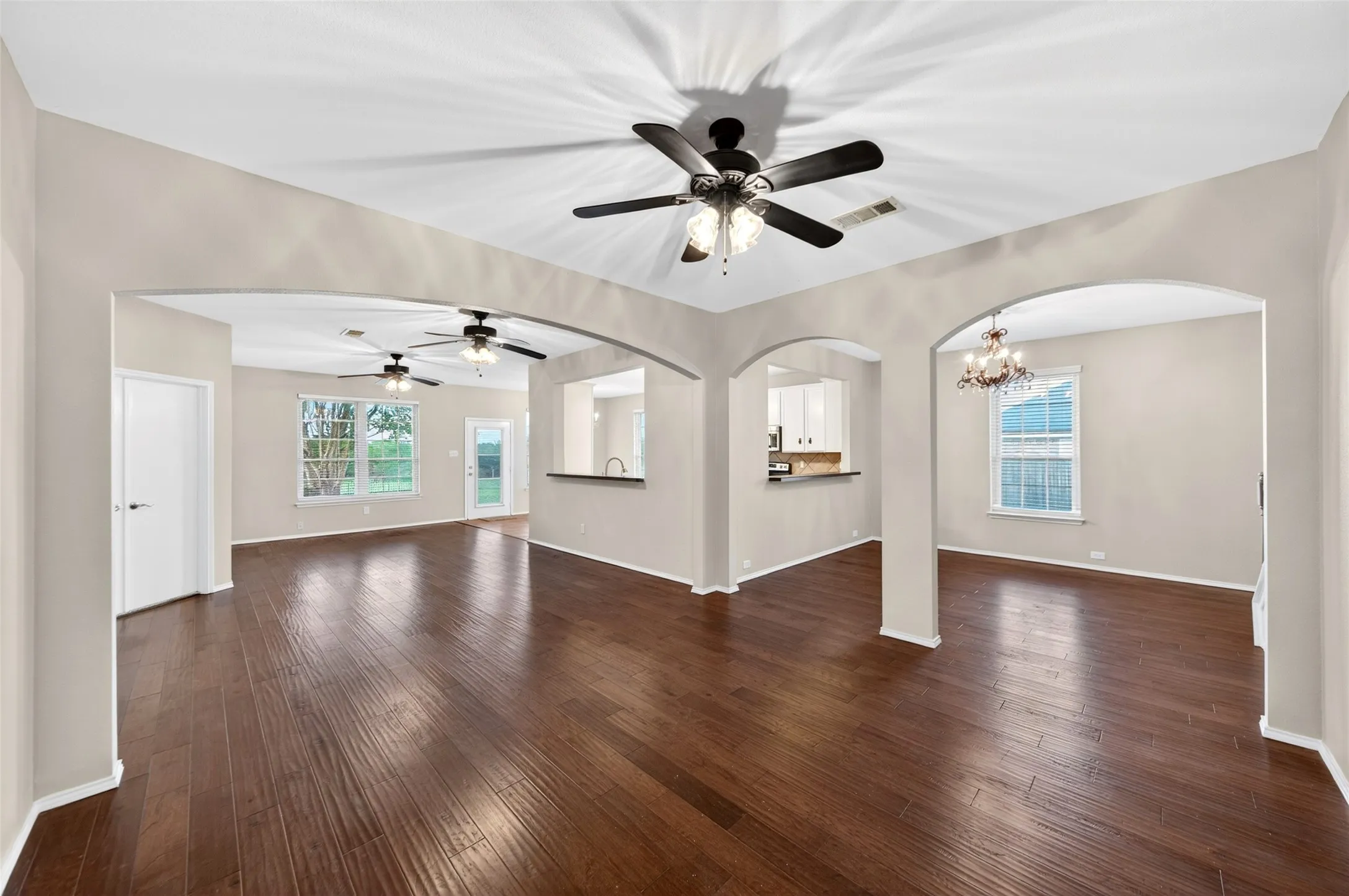 Single Family Residence For Rent in Rockwall County , 105 Southview Drive, Fate, Texas 75189, 4 Bedroom, 2 Bathroom, 2 Garage spaces, 2,846 Sqft, built in 2004, mls#21386601, Real Estate Agent in Fate, Homes For Rent in Rockwall county, Homes For Rent in Fate, Realtor in Fate Texas, Real Estate Brokerage Independent Realty Texas, Luminita Cordes Realtor