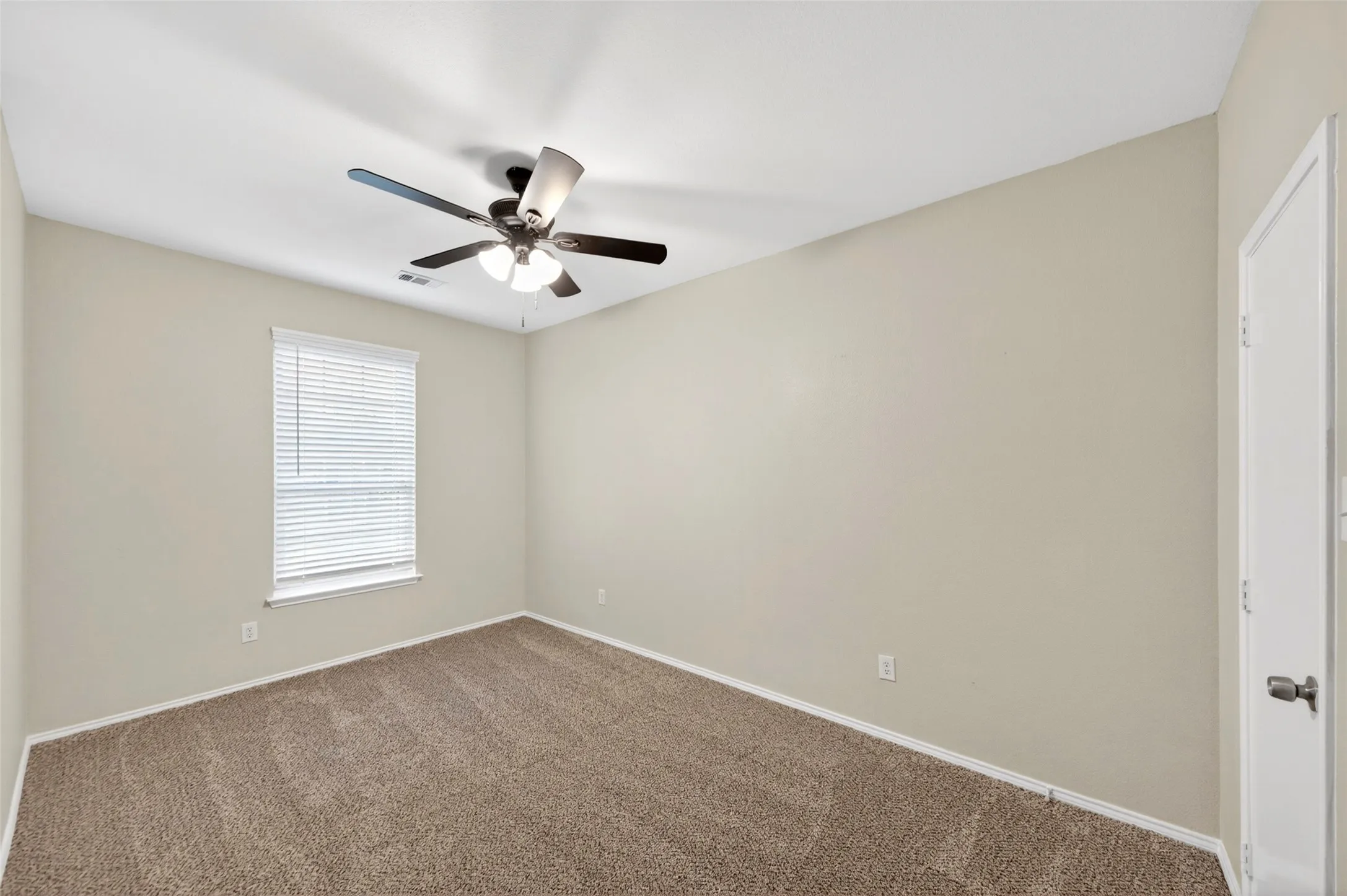 Single Family Residence For Rent in Rockwall County , 105 Southview Drive, Fate, Texas 75189, 4 Bedroom, 2 Bathroom, 2 Garage spaces, 2,846 Sqft, built in 2004, mls#21386601, Real Estate Agent in Fate, Homes For Rent in Rockwall county, Homes For Rent in Fate, Realtor in Fate Texas, Real Estate Brokerage Independent Realty Texas, Luminita Cordes Realtor