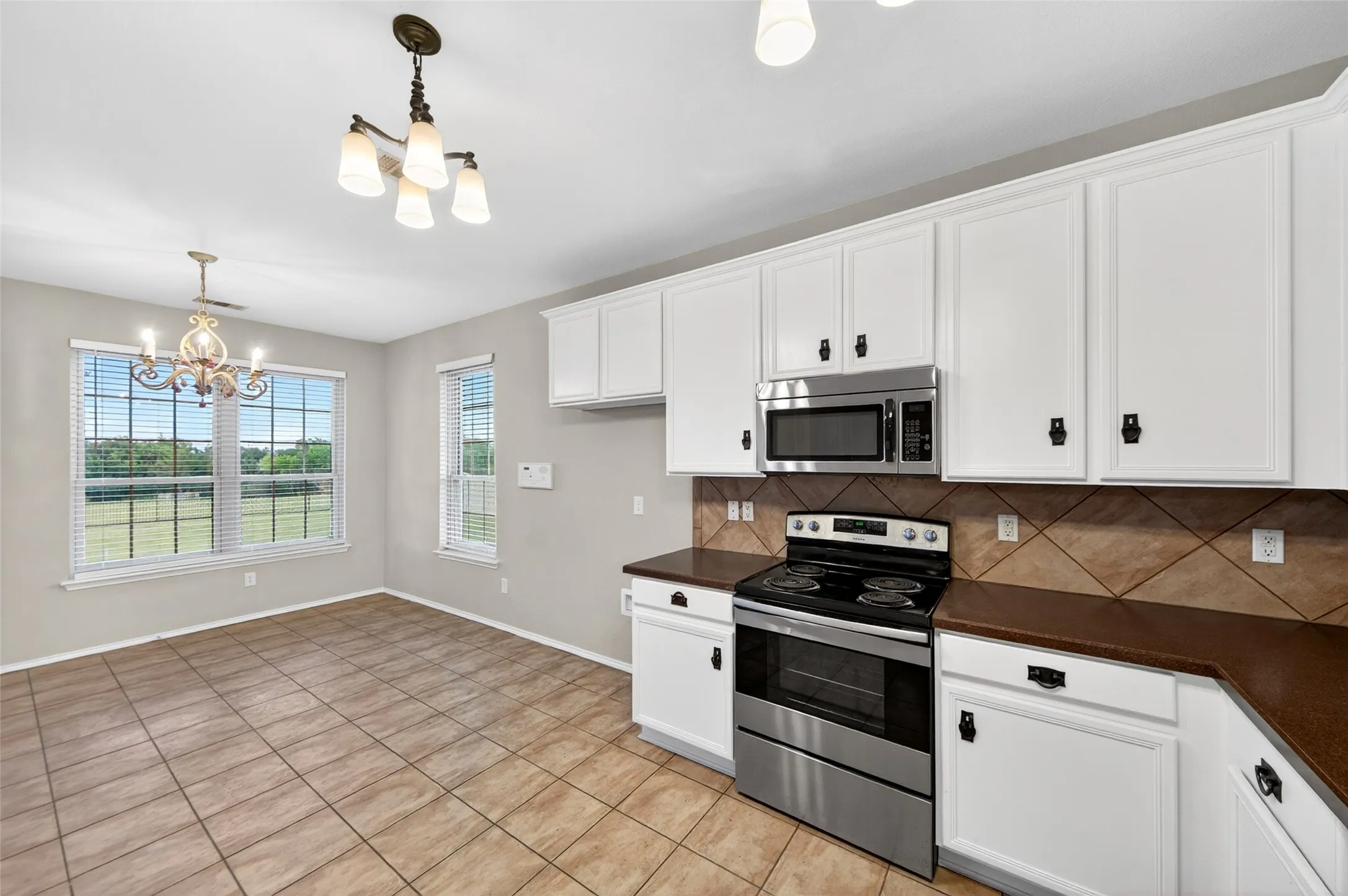 Single Family Residence For Rent in Rockwall County , 105 Southview Drive, Fate, Texas 75189, 4 Bedroom, 2 Bathroom, 2 Garage spaces, 2,846 Sqft, built in 2004, mls#21386601, Real Estate Agent in Fate, Homes For Rent in Rockwall county, Homes For Rent in Fate, Realtor in Fate Texas, Real Estate Brokerage Independent Realty Texas, Luminita Cordes Realtor