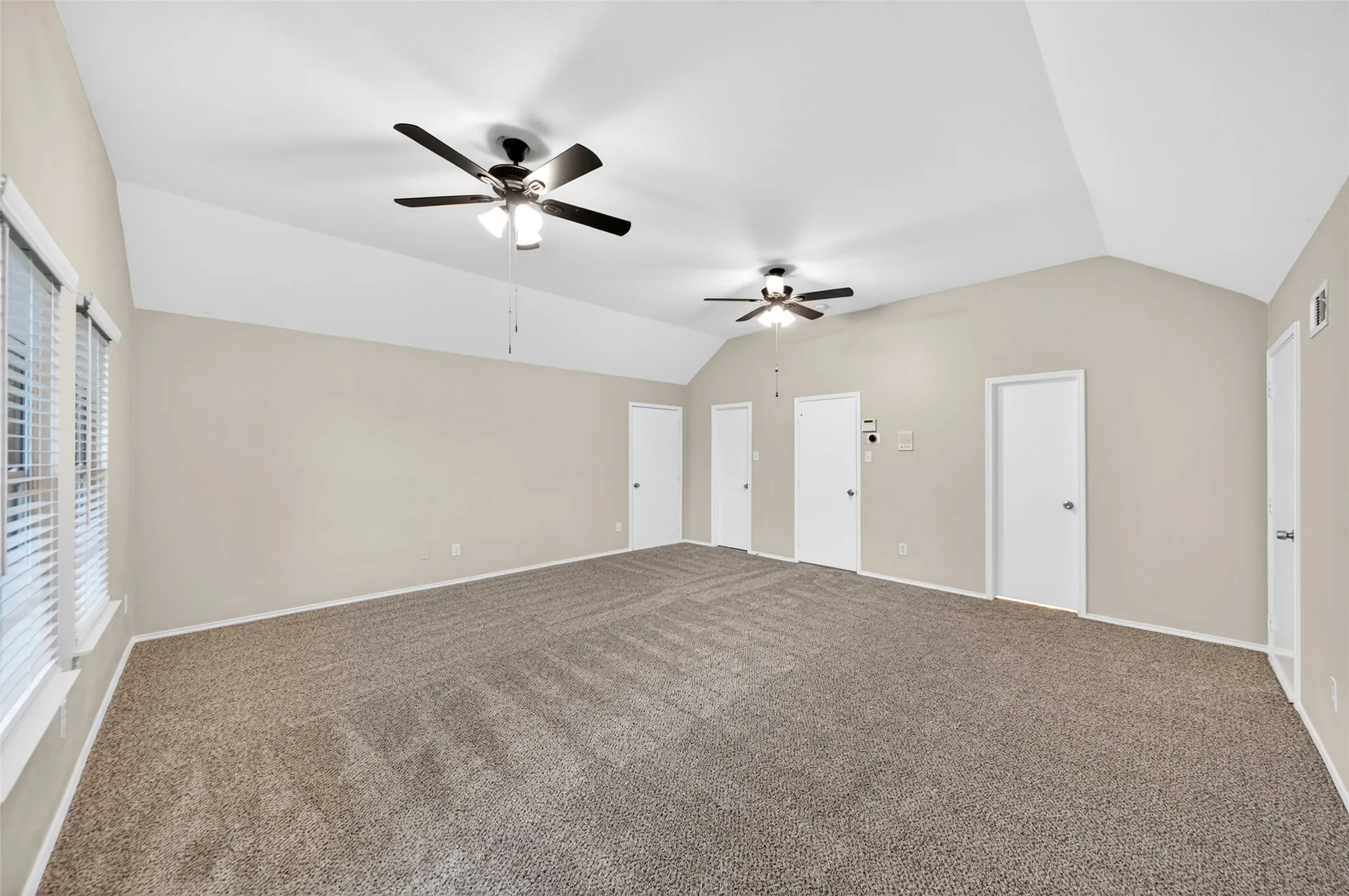 Single Family Residence For Rent in Rockwall County , 105 Southview Drive, Fate, Texas 75189, 4 Bedroom, 2 Bathroom, 2 Garage spaces, 2,846 Sqft, built in 2004, mls#21386601, Real Estate Agent in Fate, Homes For Rent in Rockwall county, Homes For Rent in Fate, Realtor in Fate Texas, Real Estate Brokerage Independent Realty Texas, Luminita Cordes Realtor