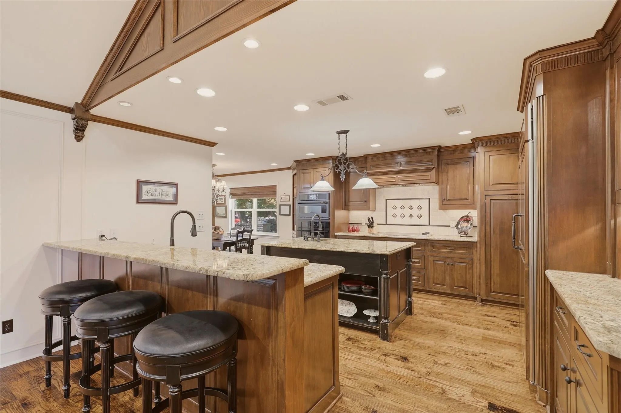 Single Family Residence For Sale in Dallas County , 15922 Windy Meadow Drive, Dallas, Texas 75248, 5 Bedroom, 3 Bathroom, 2 Garage spaces, 2,597 Sqft, built in 1975, mls#21386602, Real Estate Agent in Dallas, Homes For Sale in Dallas county, Homes For Sale in Dallas, Realtor in Dallas Texas, Real Estate Brokerage Independent Realty Texas, Luminita Cordes Realtor