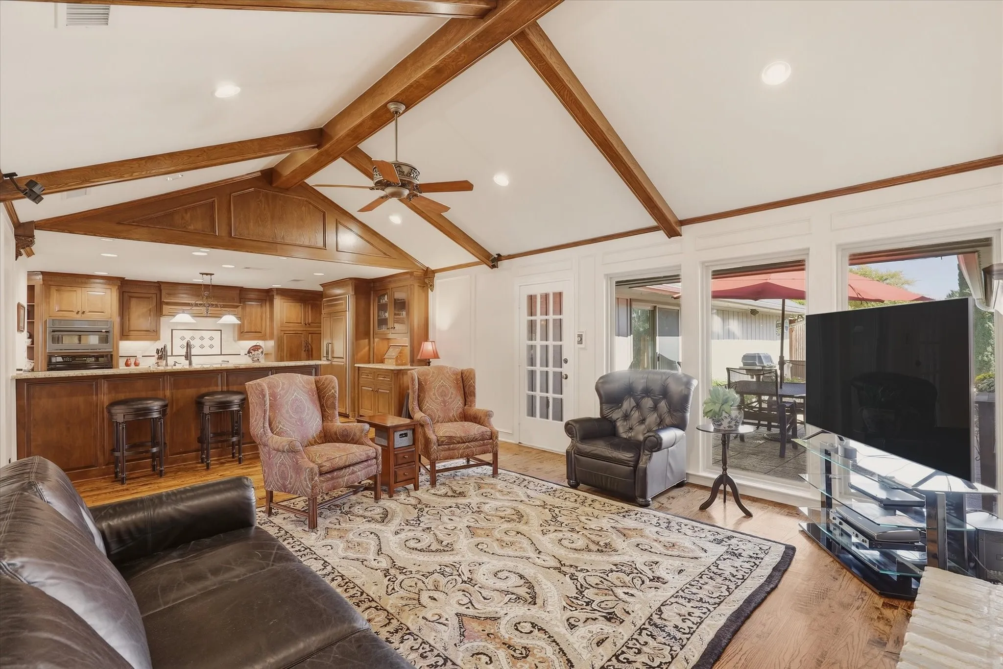 Single Family Residence For Sale in Dallas County , 15922 Windy Meadow Drive, Dallas, Texas 75248, 5 Bedroom, 3 Bathroom, 2 Garage spaces, 2,597 Sqft, built in 1975, mls#21386602, Real Estate Agent in Dallas, Homes For Sale in Dallas county, Homes For Sale in Dallas, Realtor in Dallas Texas, Real Estate Brokerage Independent Realty Texas, Luminita Cordes Realtor