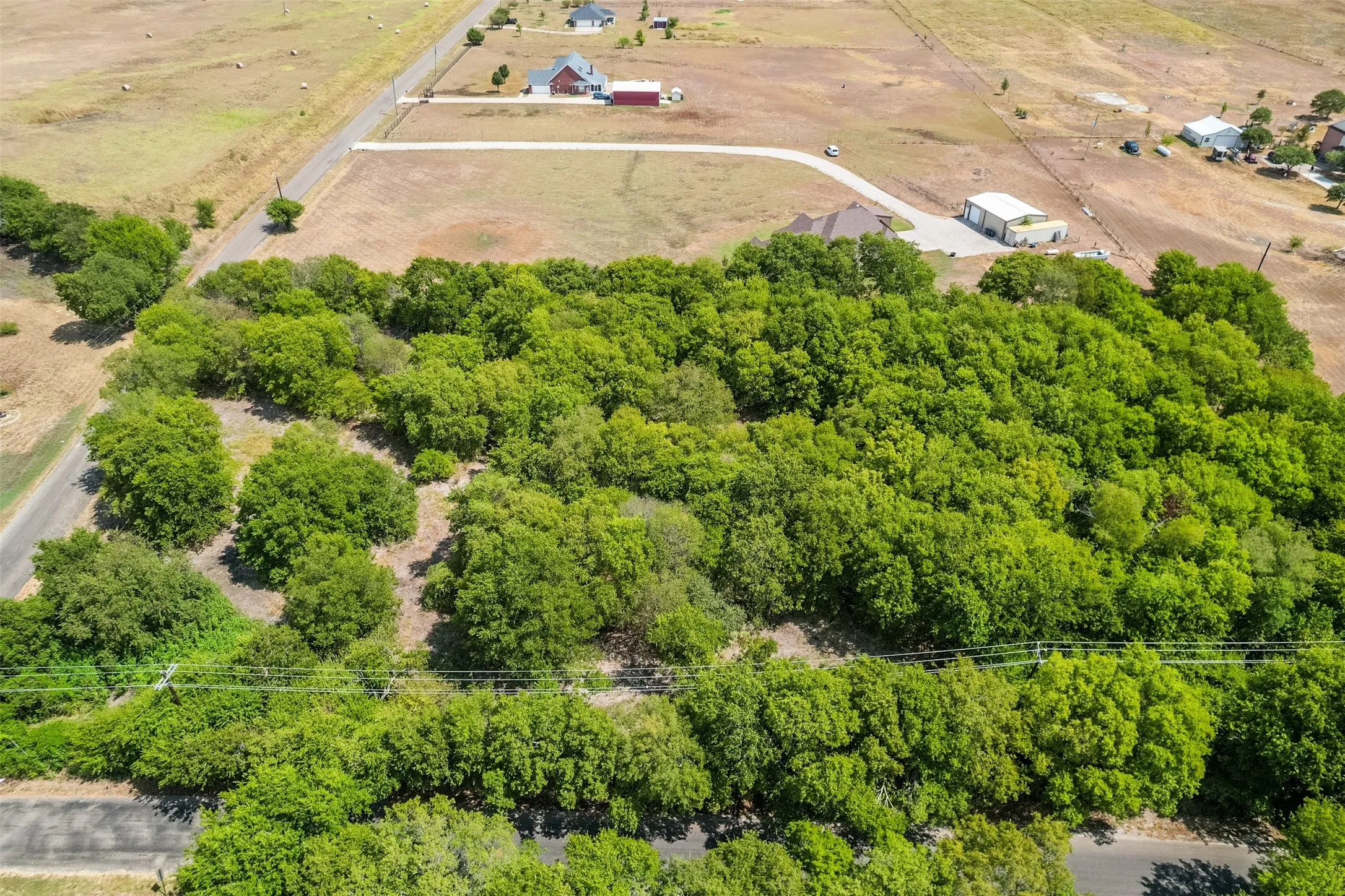 Single Family Residence For Sale in Ellis County , 505 Boz Road, Waxahachie, Texas 75167, 4 Bedroom, 3 Bathroom, 2 Garage spaces, 3,176 Sqft, built in 2015, mls#21384589, Real Estate Agent in Waxahachie, Homes For Sale in Ellis county, Homes For Sale in Waxahachie, Realtor in Waxahachie Texas, Real Estate Brokerage Independent Realty Texas, Luminita Cordes Realtor