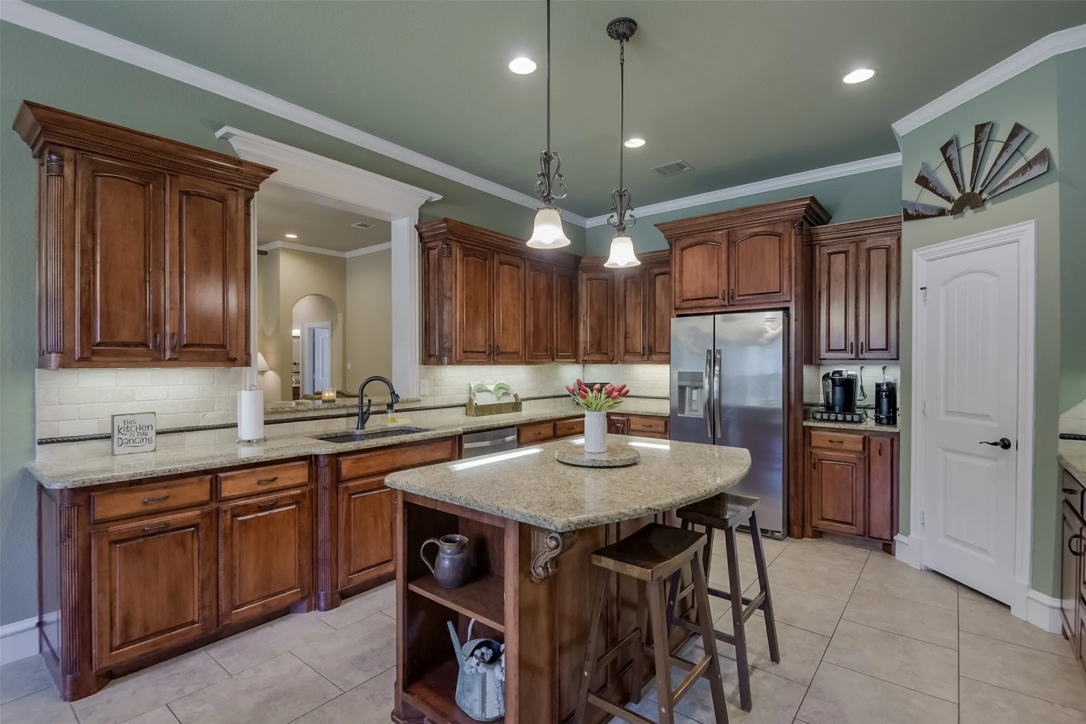Single Family Residence For Sale in Ellis County , 505 Boz Road, Waxahachie, Texas 75167, 4 Bedroom, 3 Bathroom, 2 Garage spaces, 3,176 Sqft, built in 2015, mls#21384589, Real Estate Agent in Waxahachie, Homes For Sale in Ellis county, Homes For Sale in Waxahachie, Realtor in Waxahachie Texas, Real Estate Brokerage Independent Realty Texas, Luminita Cordes Realtor