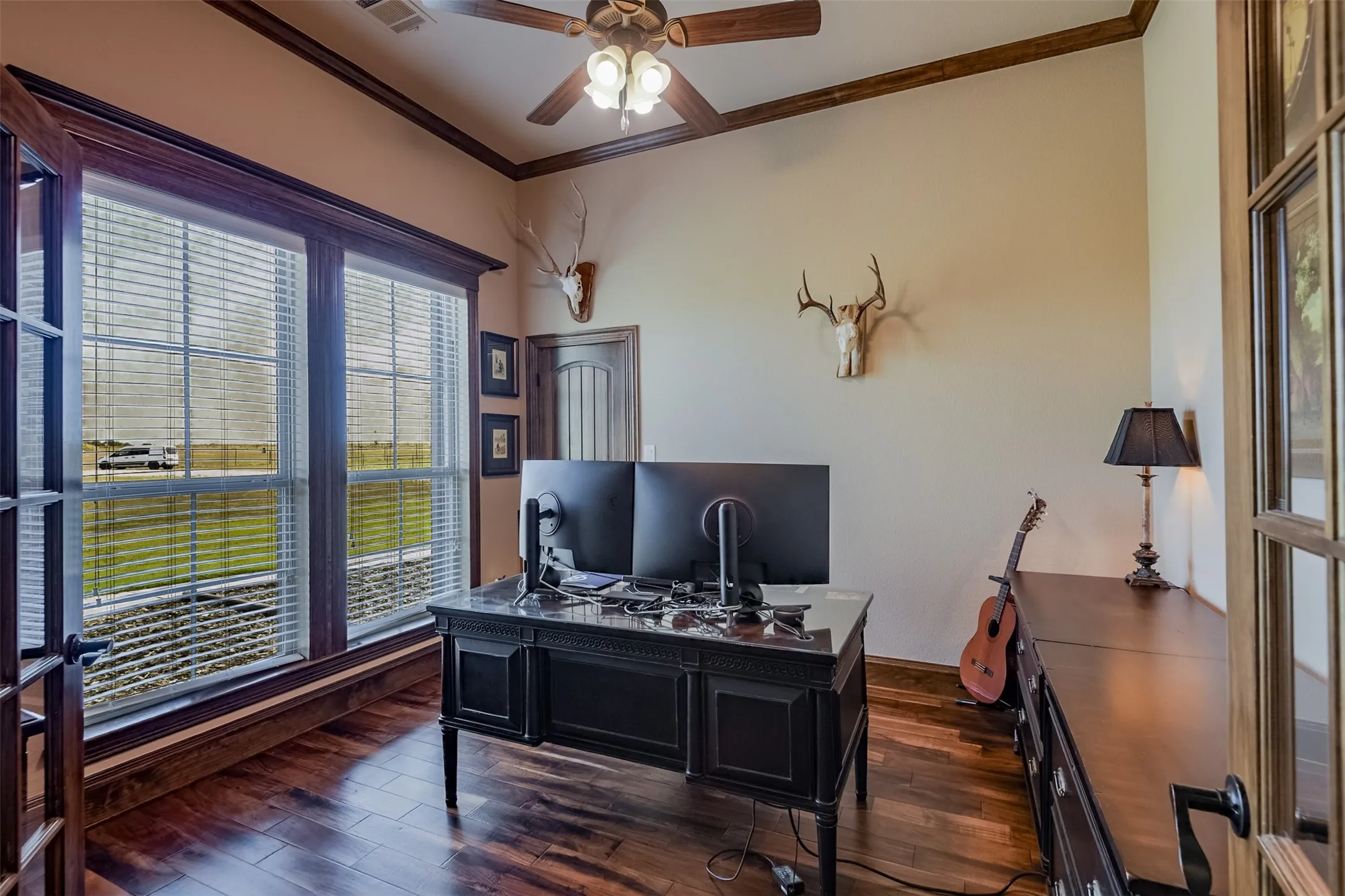 Single Family Residence For Sale in Ellis County , 505 Boz Road, Waxahachie, Texas 75167, 4 Bedroom, 3 Bathroom, 2 Garage spaces, 3,176 Sqft, built in 2015, mls#21384589, Real Estate Agent in Waxahachie, Homes For Sale in Ellis county, Homes For Sale in Waxahachie, Realtor in Waxahachie Texas, Real Estate Brokerage Independent Realty Texas, Luminita Cordes Realtor