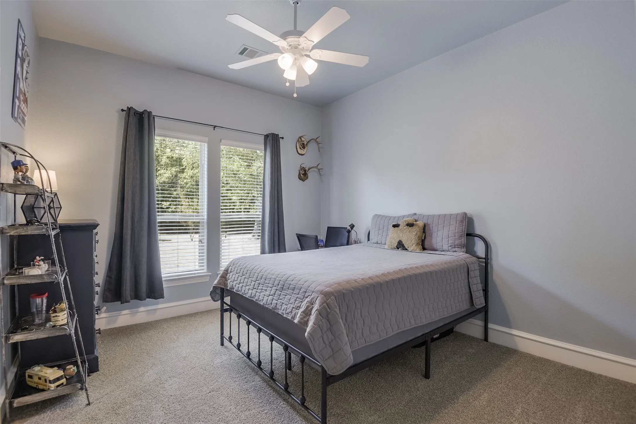 Single Family Residence For Sale in Ellis County , 505 Boz Road, Waxahachie, Texas 75167, 4 Bedroom, 3 Bathroom, 2 Garage spaces, 3,176 Sqft, built in 2015, mls#21384589, Real Estate Agent in Waxahachie, Homes For Sale in Ellis county, Homes For Sale in Waxahachie, Realtor in Waxahachie Texas, Real Estate Brokerage Independent Realty Texas, Luminita Cordes Realtor