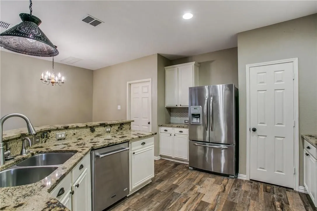 Single Family Residence For Rent in Collin County , 208 N Arbor Ridge Drive, Allen, Texas 75002, 4 Bedroom, 3 Bathroom, 2 Garage spaces, 2,640 Sqft, built in 2002, mls#21385550, Real Estate Agent in Allen, Homes For Rent in Collin county, Homes For Rent in Allen, Realtor in Allen Texas, Real Estate Brokerage Independent Realty Texas, Luminita Cordes Realtor