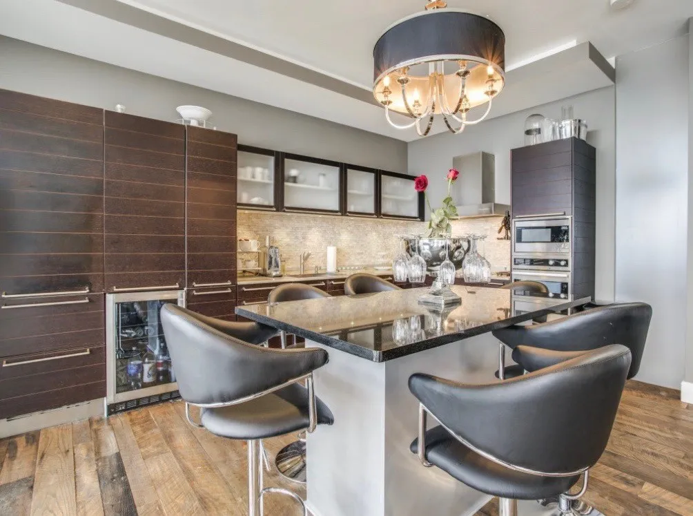 Condominium For Sale in Dallas County , 2408 Victory Park Lane 1034, Dallas, Texas 75219, 1 Bedroom, 2 Bathroom, 1 Garage spaces, 1,106 Sqft, built in 2005, mls#21386608, Real Estate Agent in Dallas, Homes For Sale in Dallas county, Homes For Sale in Dallas, Realtor in Dallas Texas, Real Estate Brokerage Independent Realty Texas, Luminita Cordes Realtor