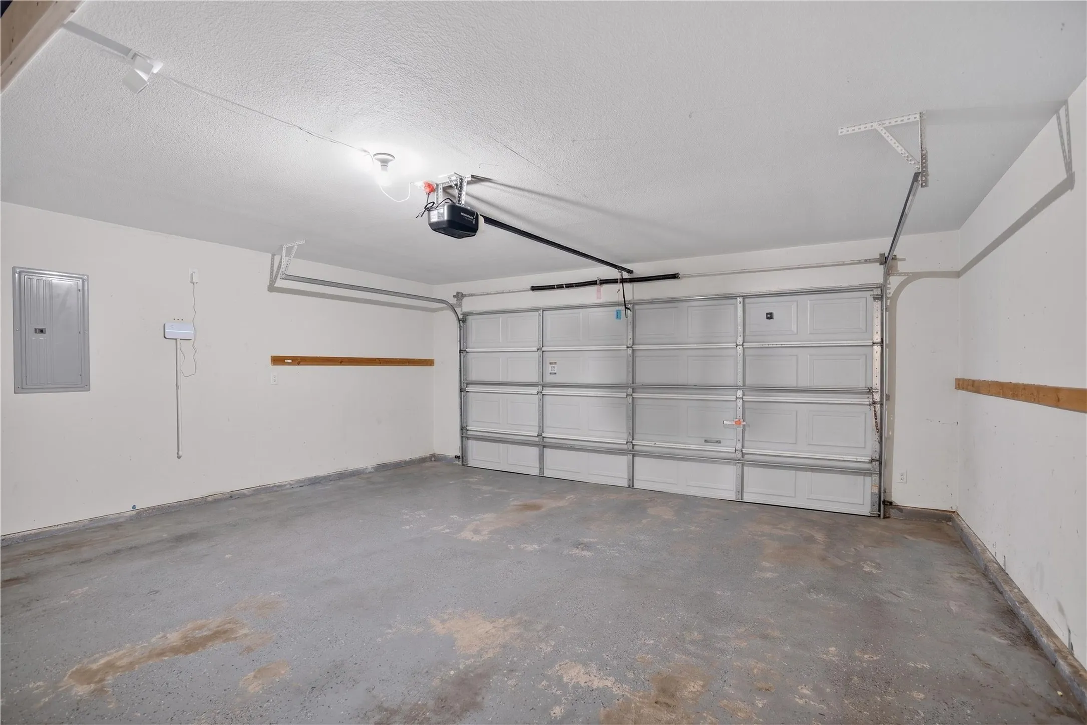 Single Family Residence For Rent in Denton County , 3711 Musketeer Drive, Frisco, Texas 75033, 4 Bedroom, 3 Bathroom, 2 Garage spaces, 2,338 Sqft, built in 2003, mls#21386607, Real Estate Agent in Frisco, Homes For Rent in Denton county, Homes For Rent in Frisco, Realtor in Frisco Texas, Real Estate Brokerage Independent Realty Texas, Luminita Cordes Realtor