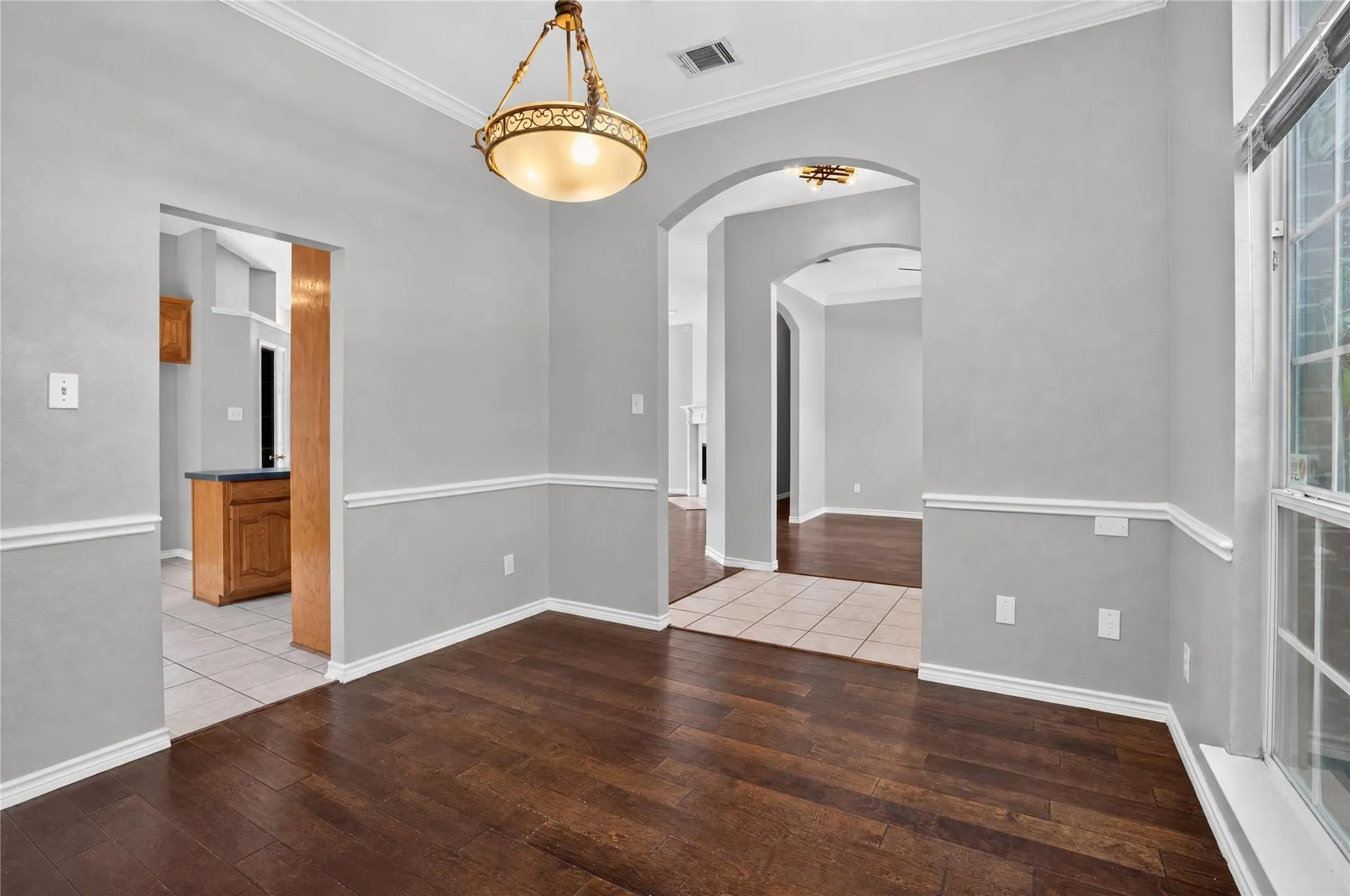 Single Family Residence For Rent in Denton County , 3711 Musketeer Drive, Frisco, Texas 75033, 4 Bedroom, 3 Bathroom, 2 Garage spaces, 2,338 Sqft, built in 2003, mls#21386607, Real Estate Agent in Frisco, Homes For Rent in Denton county, Homes For Rent in Frisco, Realtor in Frisco Texas, Real Estate Brokerage Independent Realty Texas, Luminita Cordes Realtor