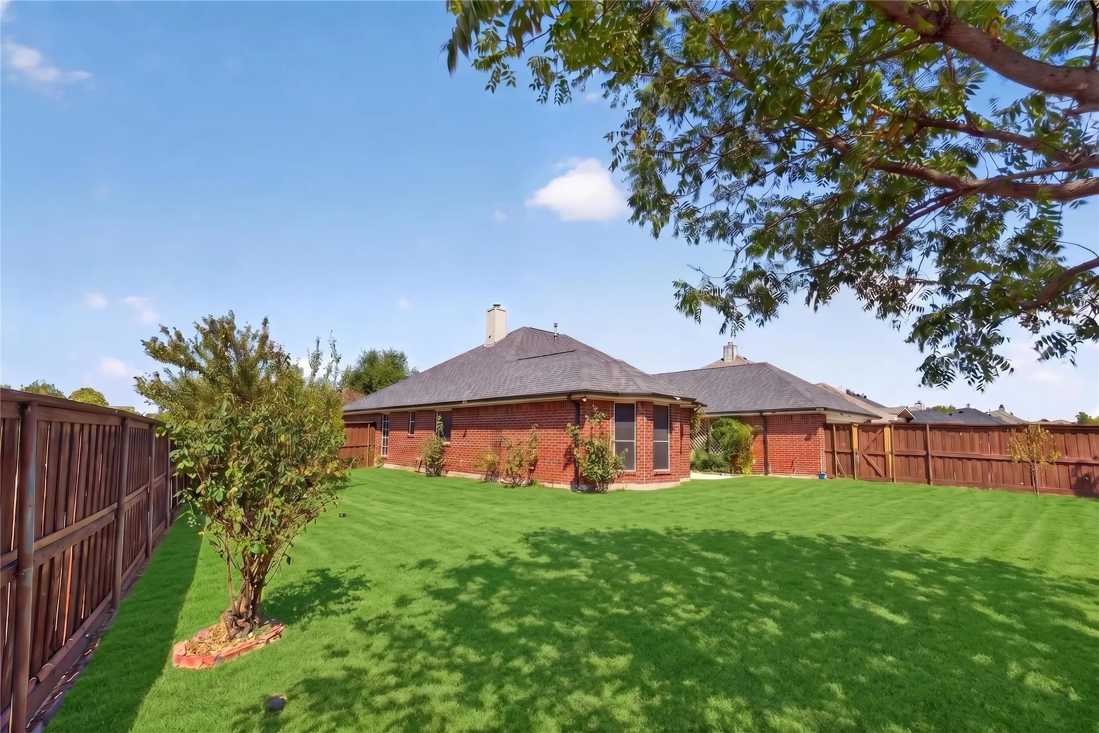 Single Family Residence For Rent in Denton County , 3711 Musketeer Drive, Frisco, Texas 75033, 4 Bedroom, 3 Bathroom, 2 Garage spaces, 2,338 Sqft, built in 2003, mls#21386607, Real Estate Agent in Frisco, Homes For Rent in Denton county, Homes For Rent in Frisco, Realtor in Frisco Texas, Real Estate Brokerage Independent Realty Texas, Luminita Cordes Realtor