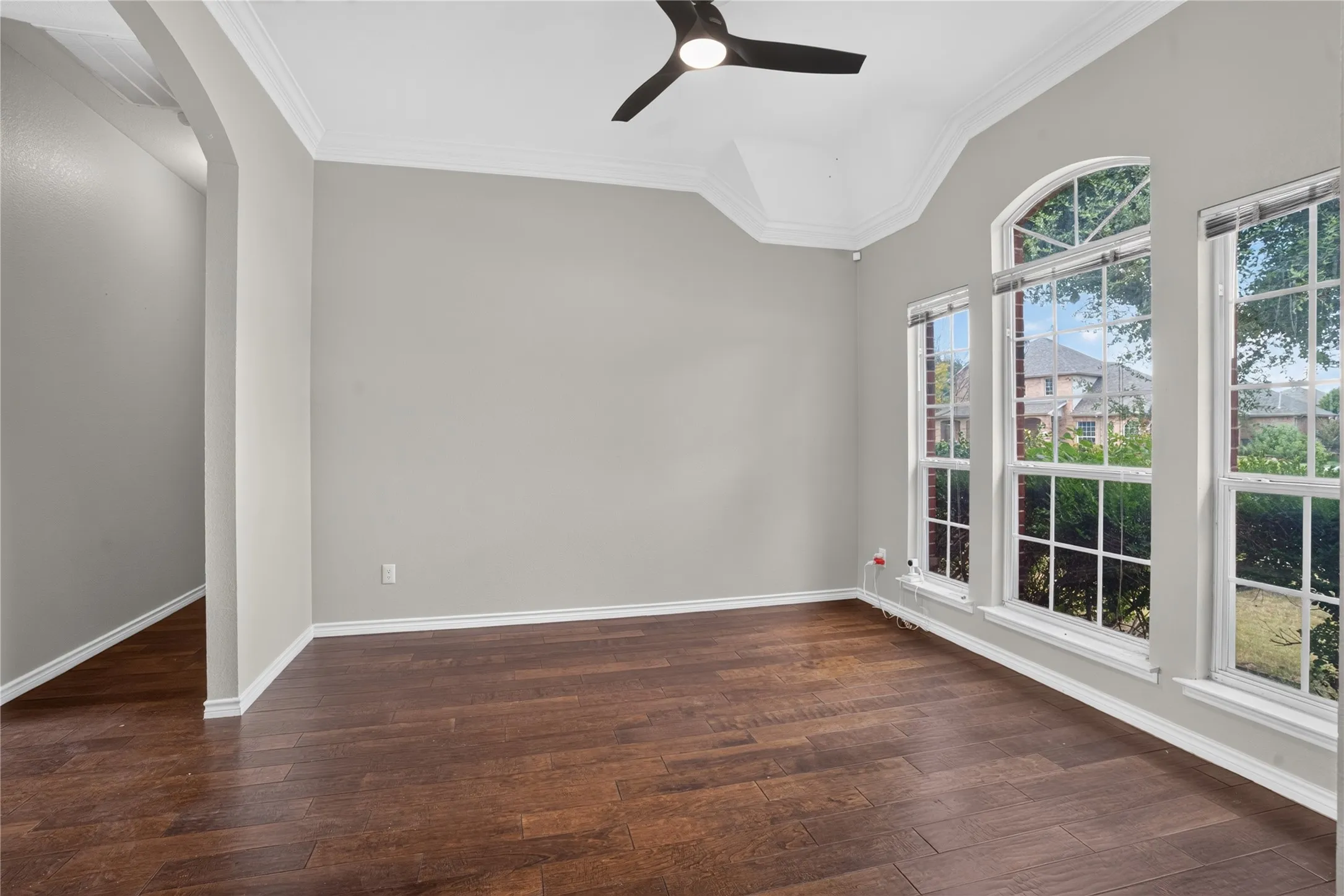 Single Family Residence For Rent in Denton County , 3711 Musketeer Drive, Frisco, Texas 75033, 4 Bedroom, 3 Bathroom, 2 Garage spaces, 2,338 Sqft, built in 2003, mls#21386607, Real Estate Agent in Frisco, Homes For Rent in Denton county, Homes For Rent in Frisco, Realtor in Frisco Texas, Real Estate Brokerage Independent Realty Texas, Luminita Cordes Realtor