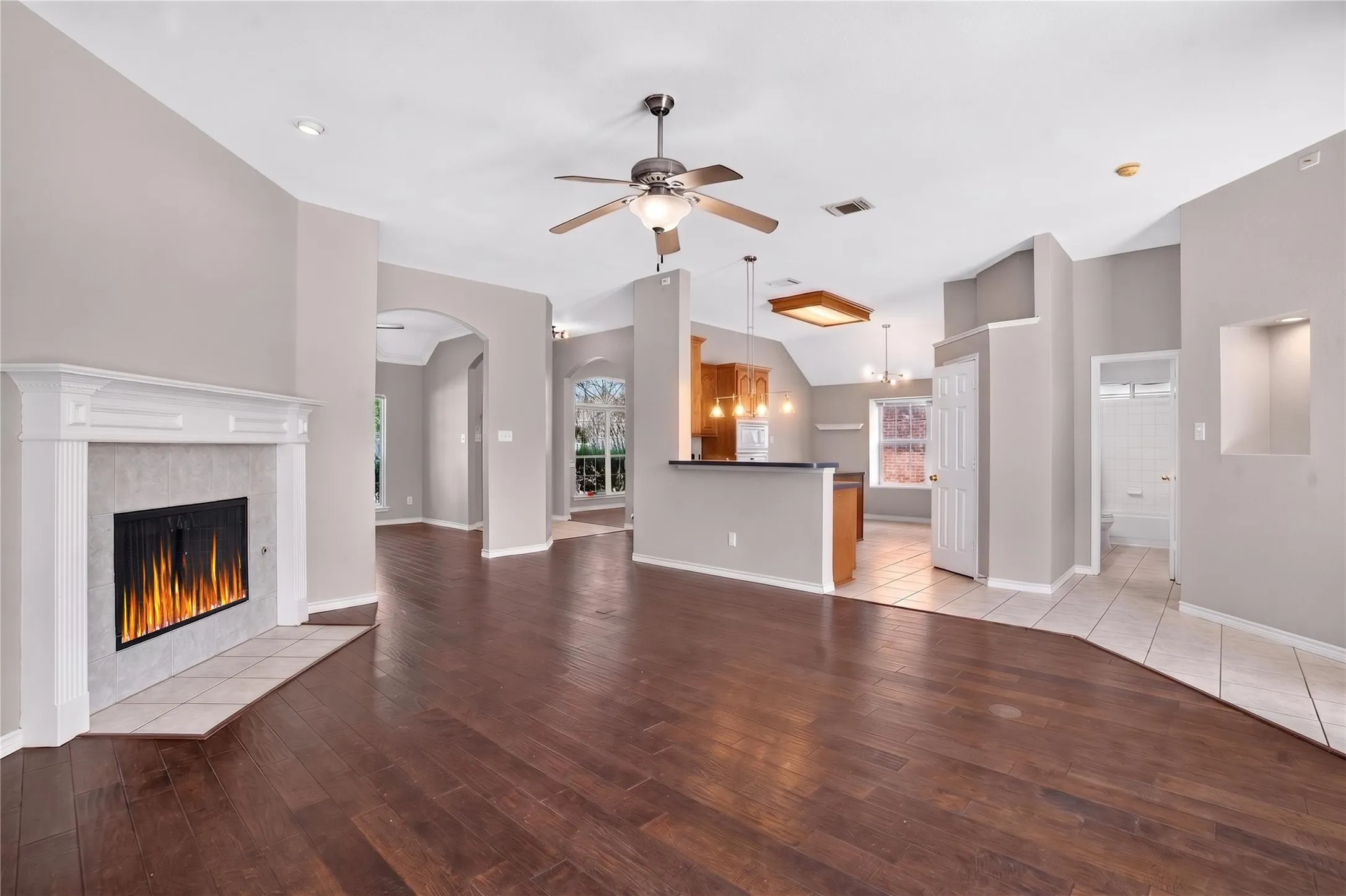 Single Family Residence For Rent in Denton County , 3711 Musketeer Drive, Frisco, Texas 75033, 4 Bedroom, 3 Bathroom, 2 Garage spaces, 2,338 Sqft, built in 2003, mls#21386607, Real Estate Agent in Frisco, Homes For Rent in Denton county, Homes For Rent in Frisco, Realtor in Frisco Texas, Real Estate Brokerage Independent Realty Texas, Luminita Cordes Realtor